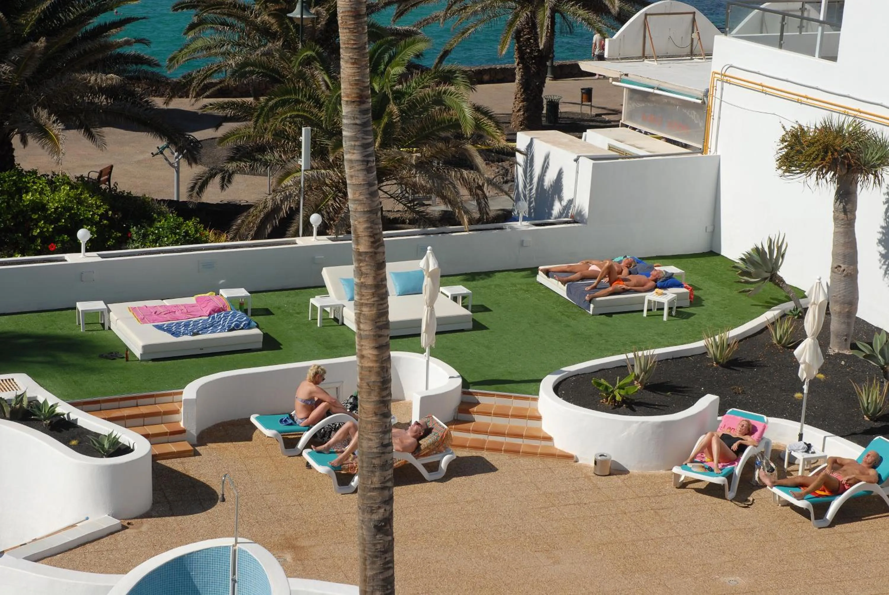 Solarium in Neptuno Suites - Adults Only