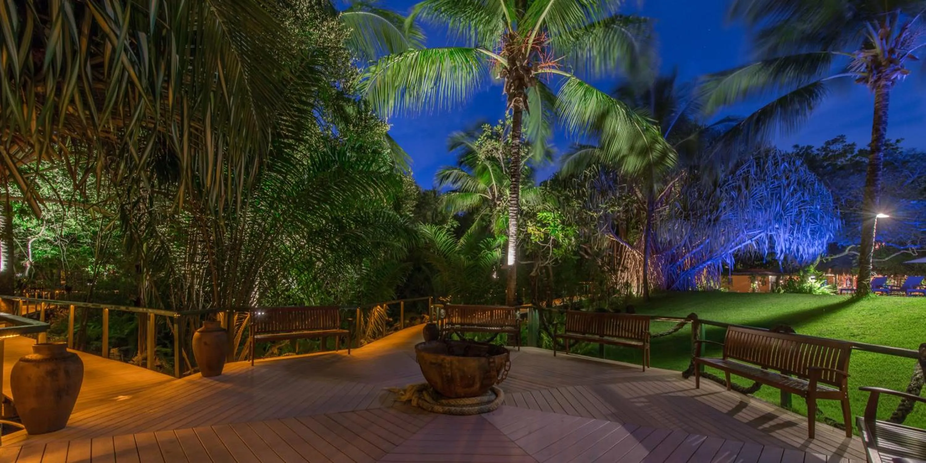 Garden view in Toca da Coruja