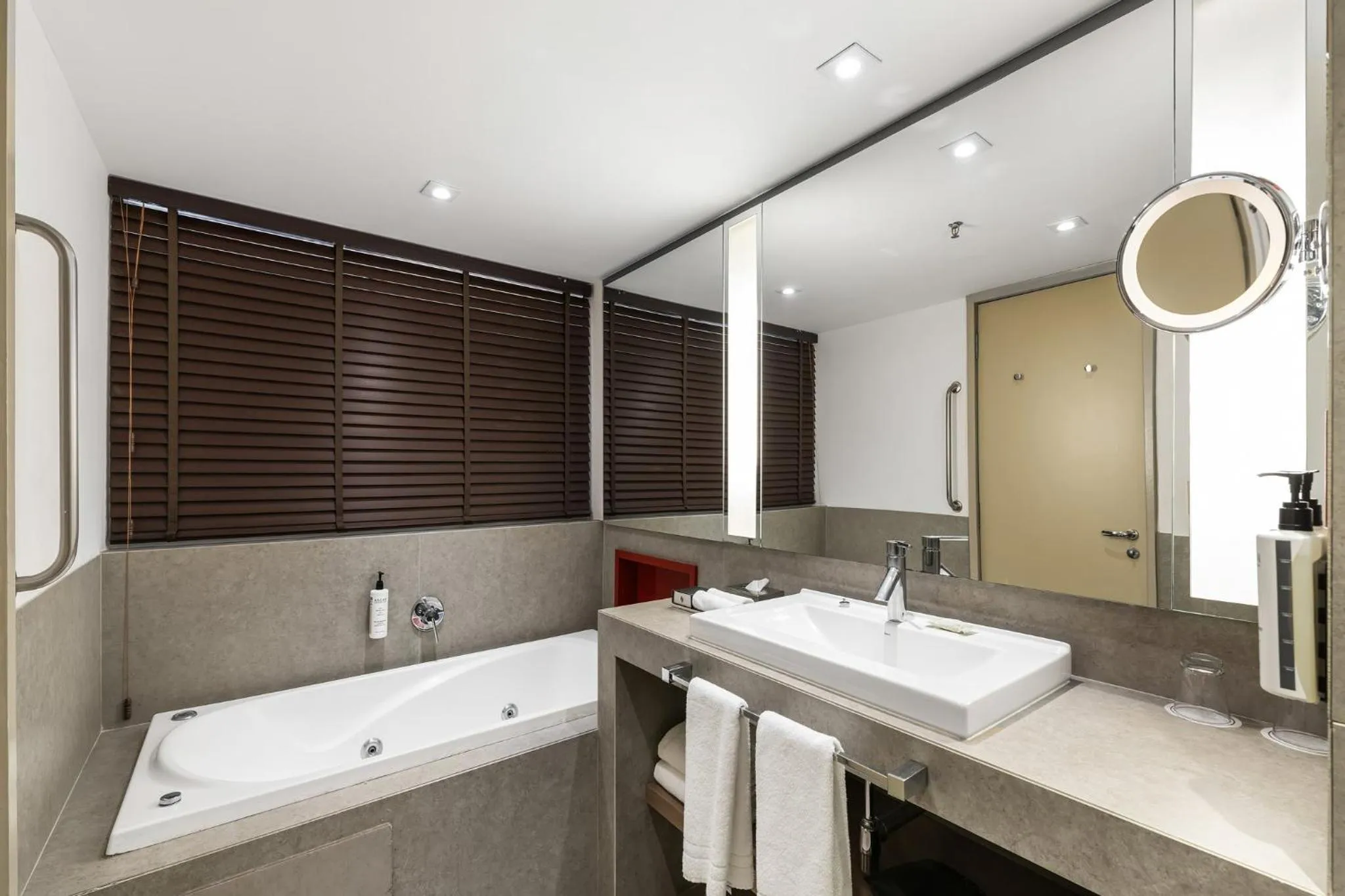 Bathroom in InterContinental São Paulo by IHG