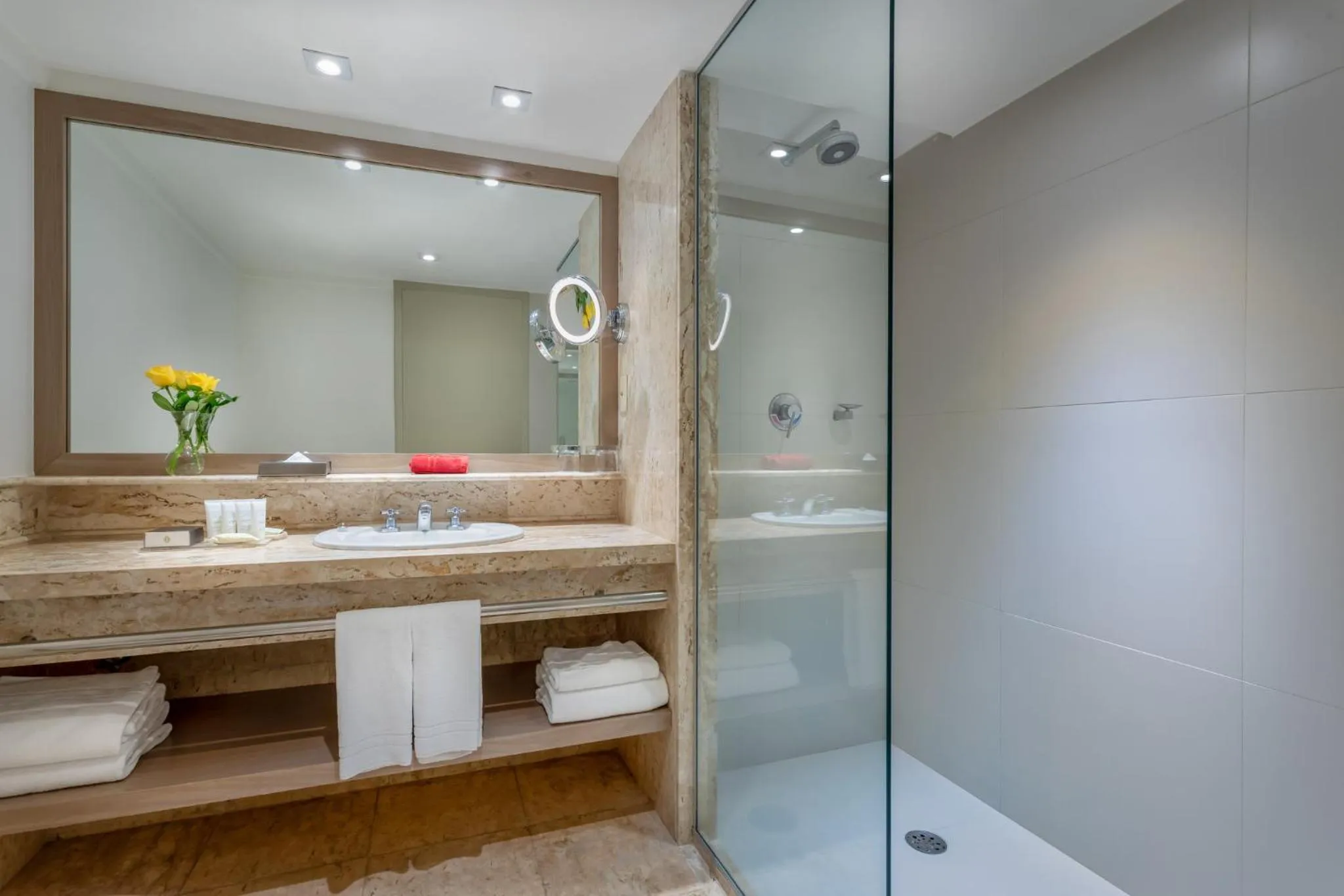 Bathroom in InterContinental São Paulo by IHG