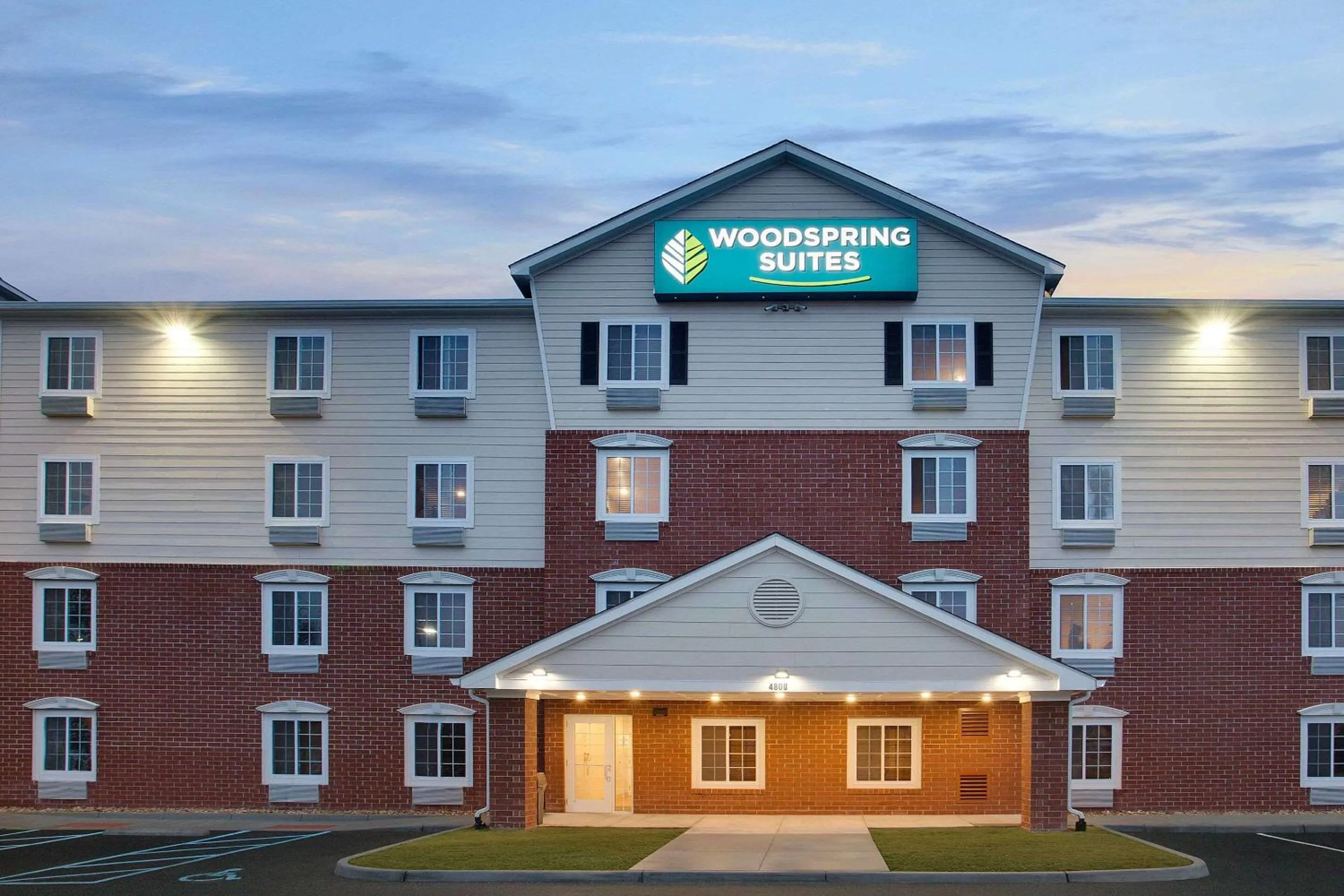 Property building in WoodSpring Suites Virginia Beach