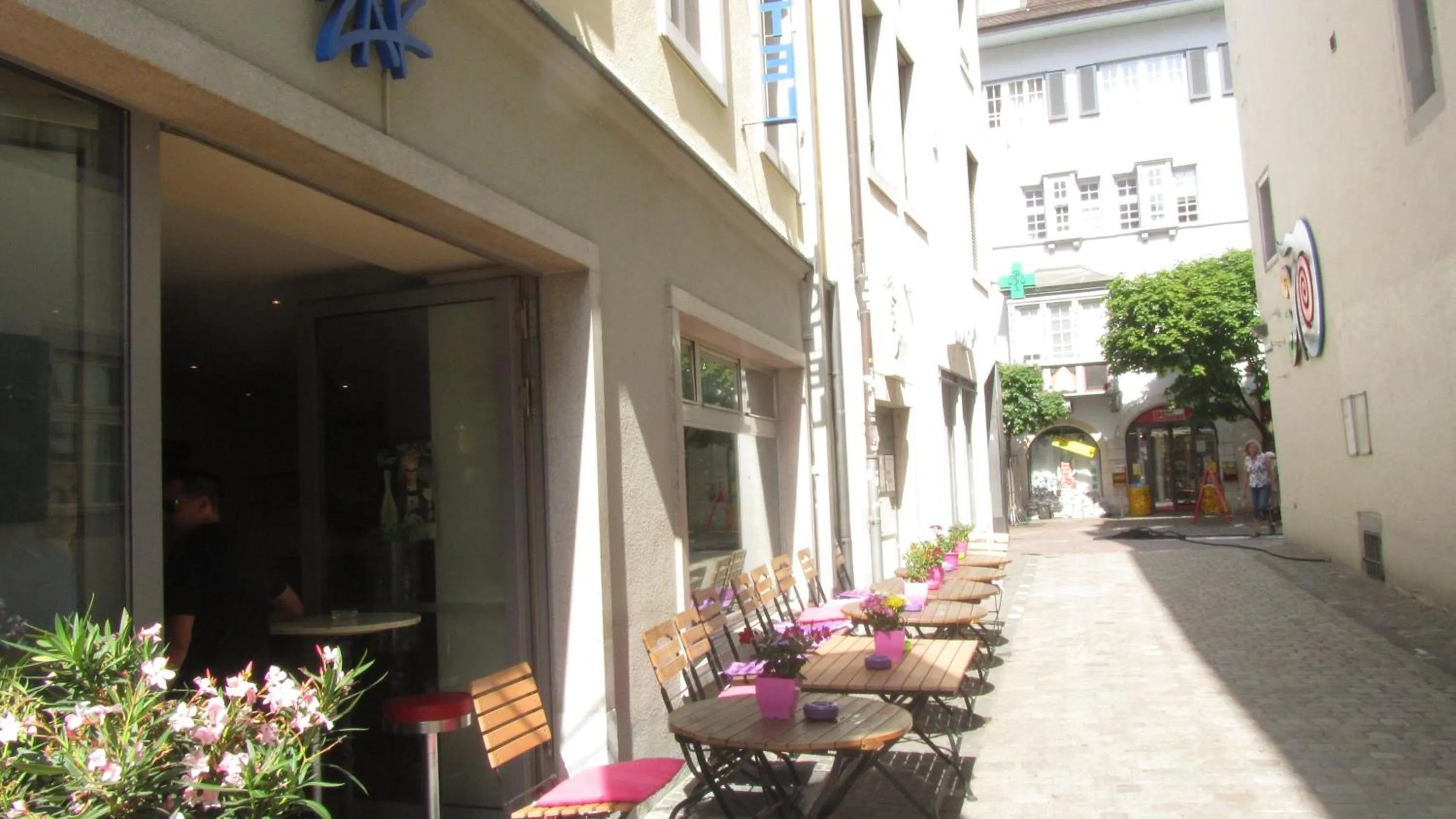 Facade/entrance in Hotel & Backpackers Zak Schaffhausen