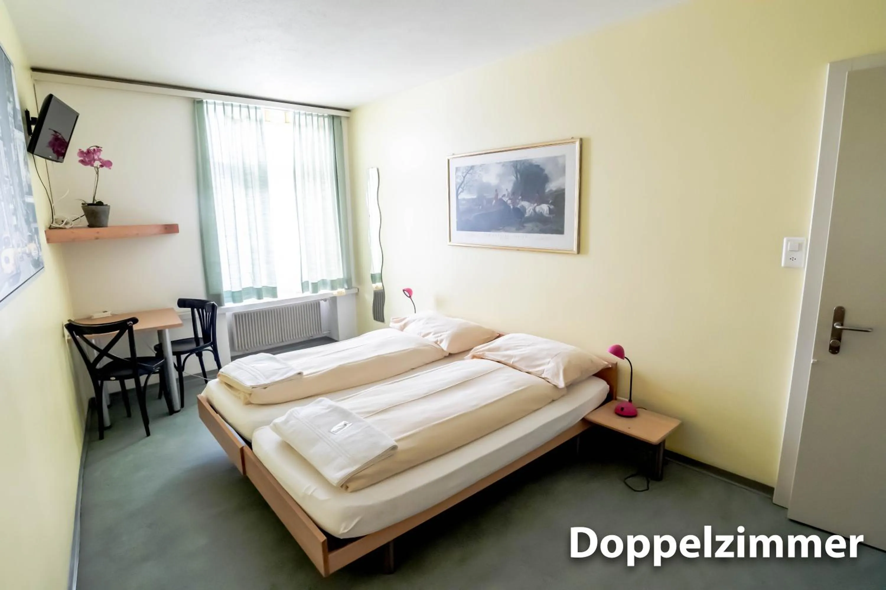 Bed in Hotel & Backpackers Zak Schaffhausen