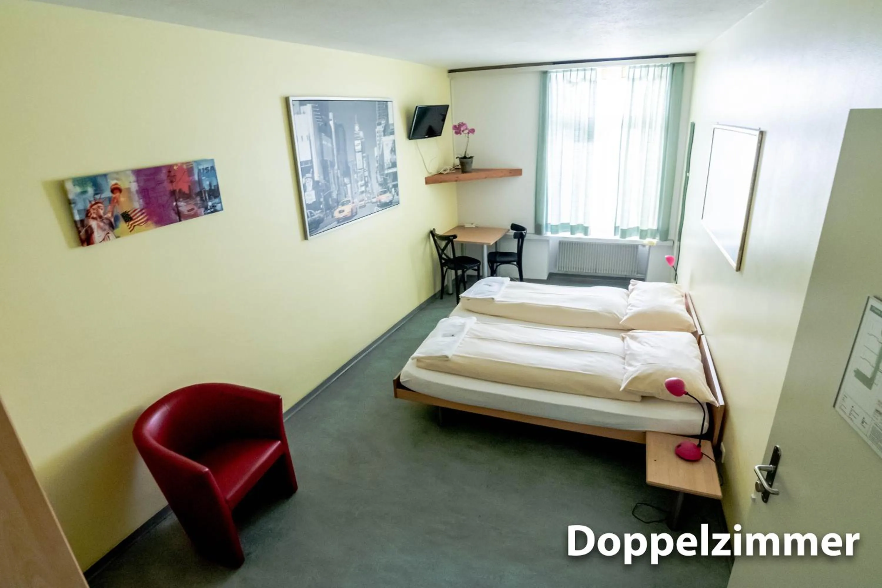 Bed in Hotel & Backpackers Zak Schaffhausen