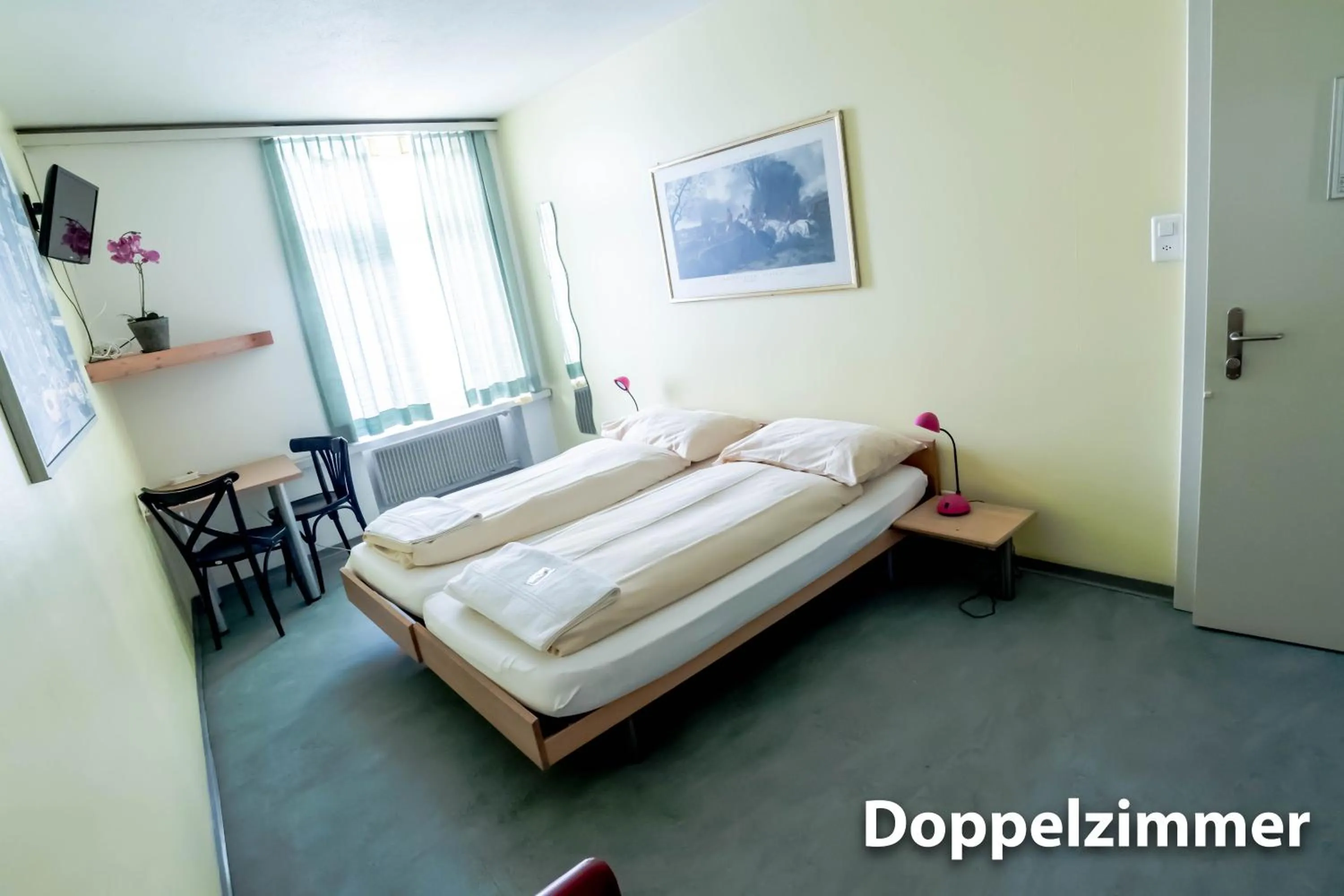 Bed in Hotel & Backpackers Zak Schaffhausen