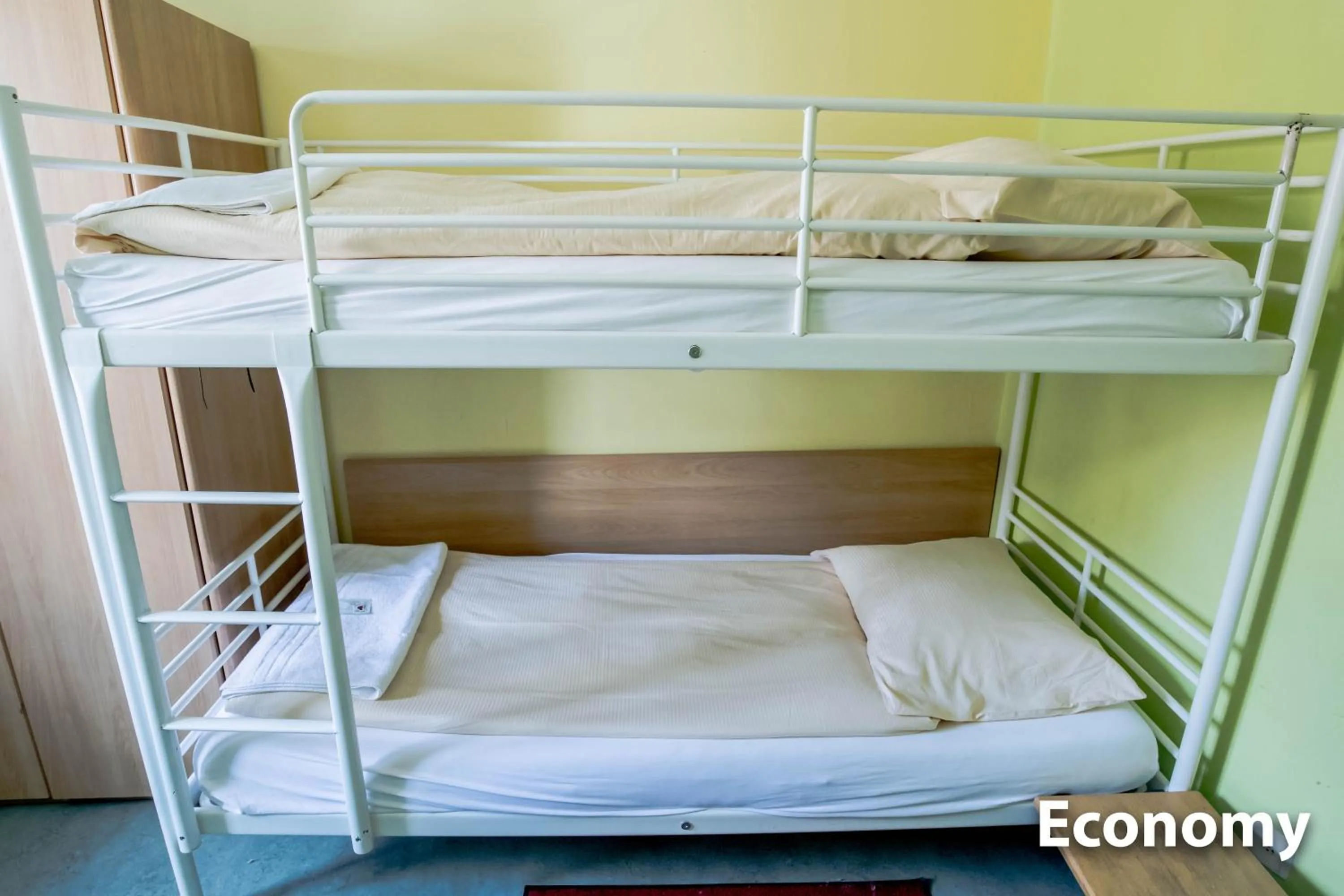 Bed in Hotel & Backpackers Zak Schaffhausen