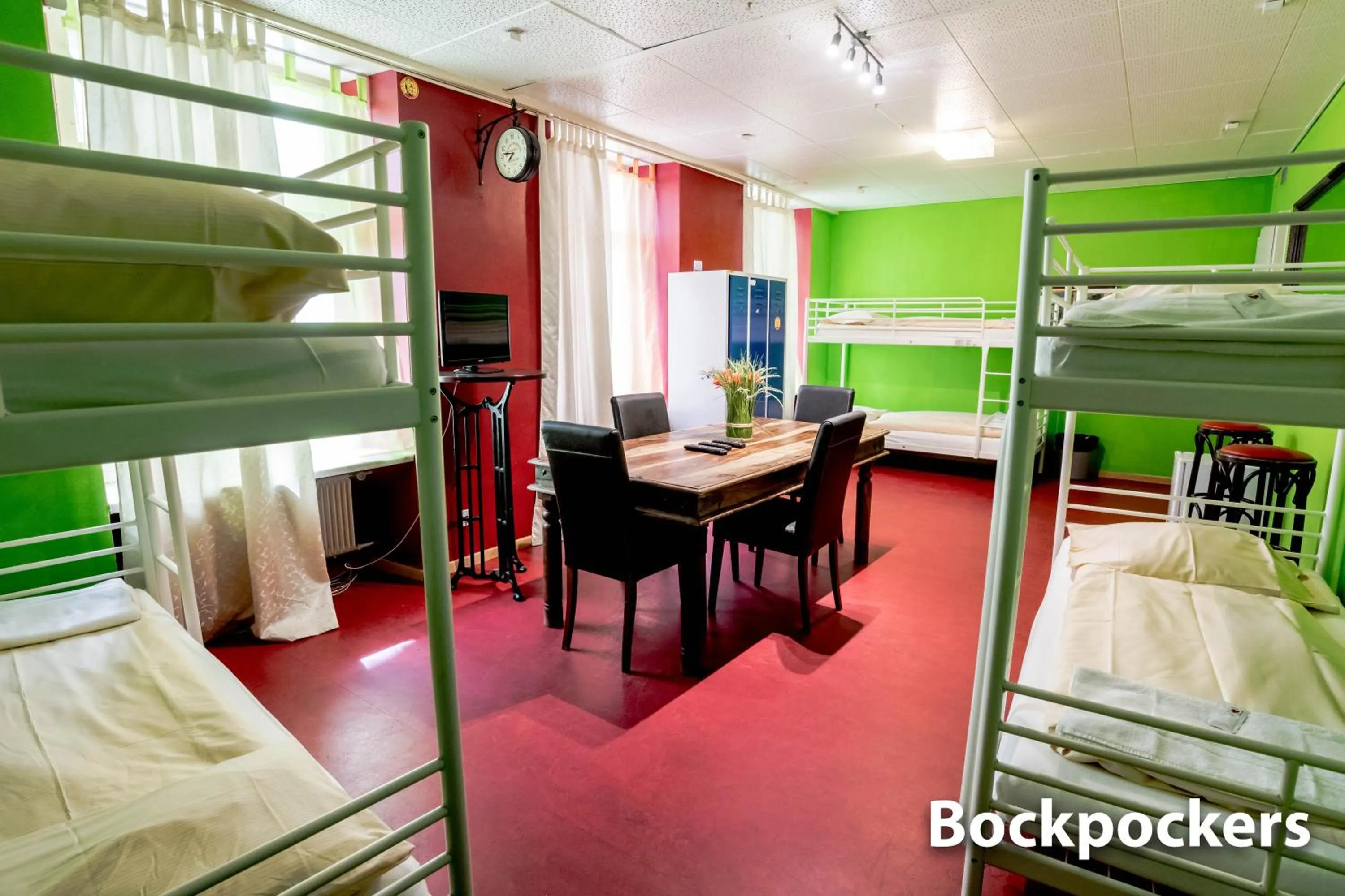 Bed in Hotel & Backpackers Zak Schaffhausen