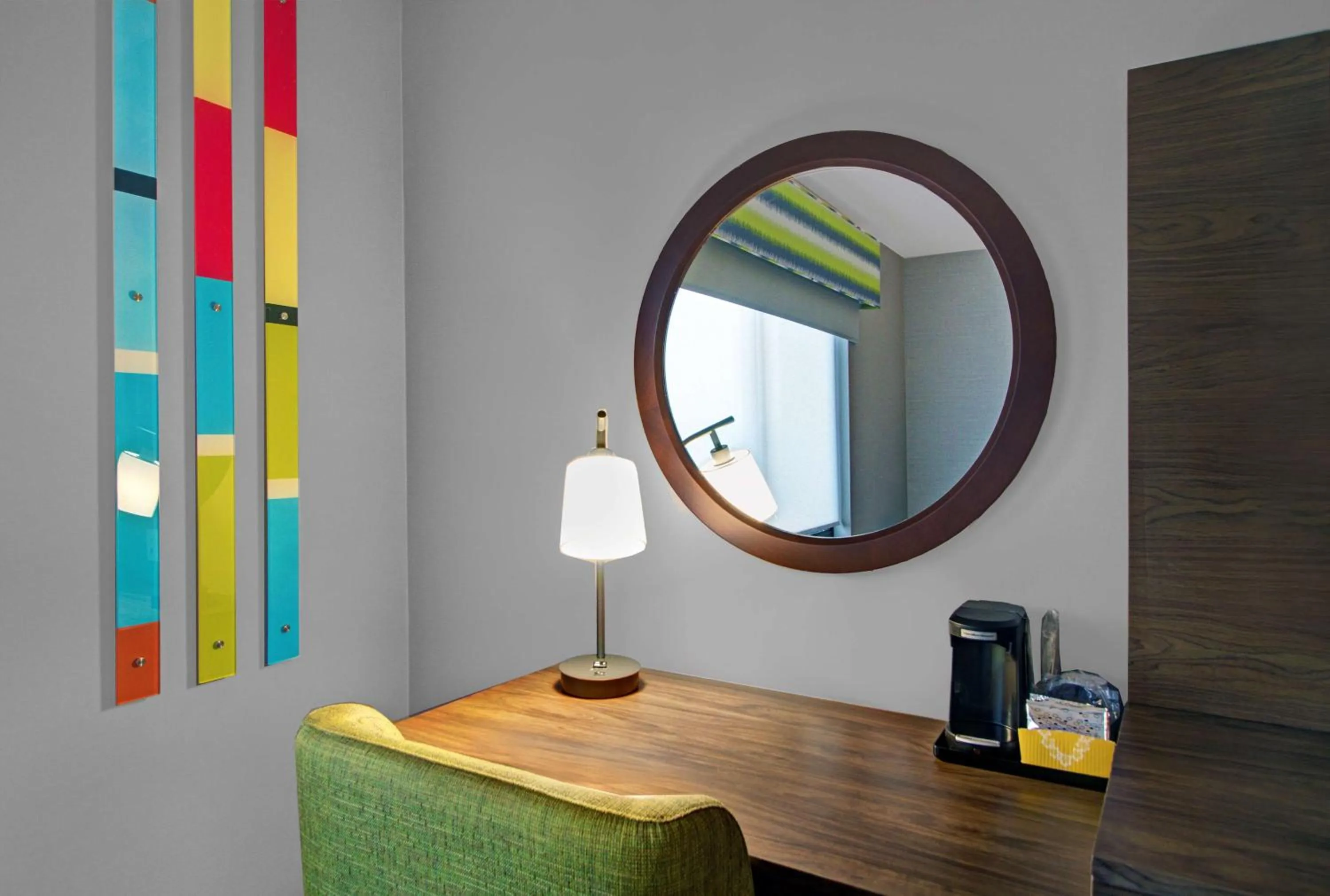 Bedroom in Hampton Inn & Suites by Hilton Syracuse Dewitt