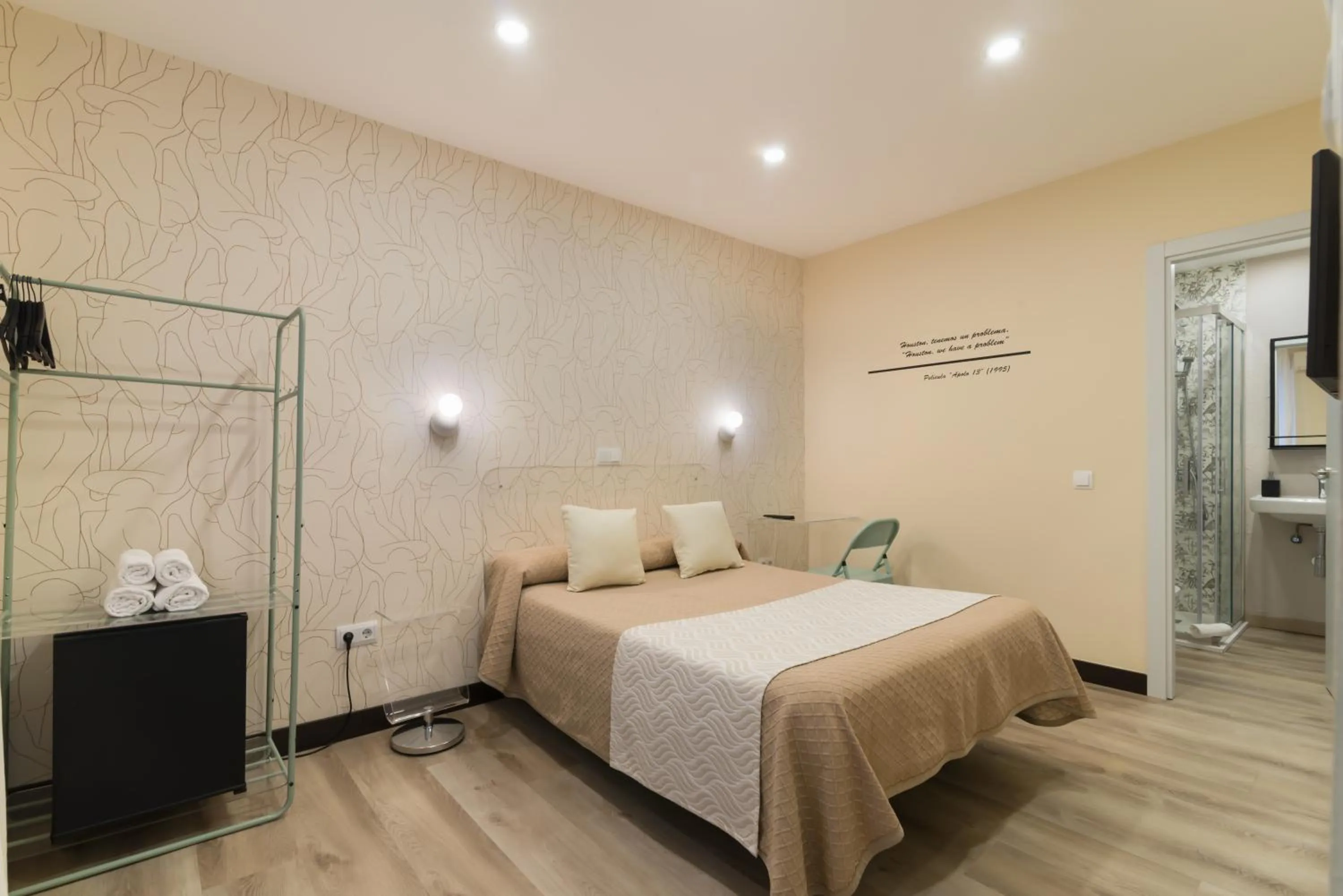 Photo of the whole room, Bed in Hostal Art Madrid