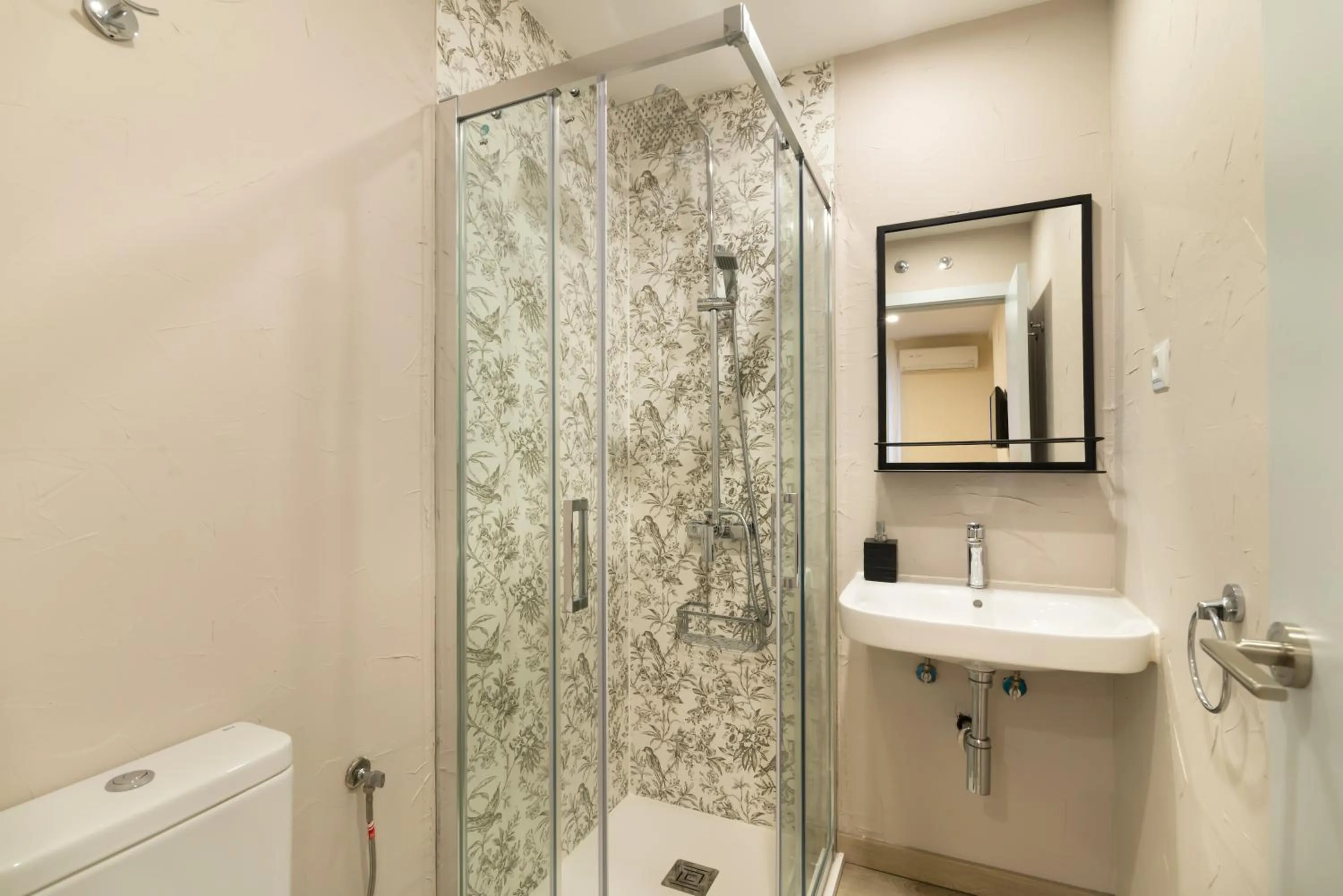 Bathroom in Hostal Art Madrid