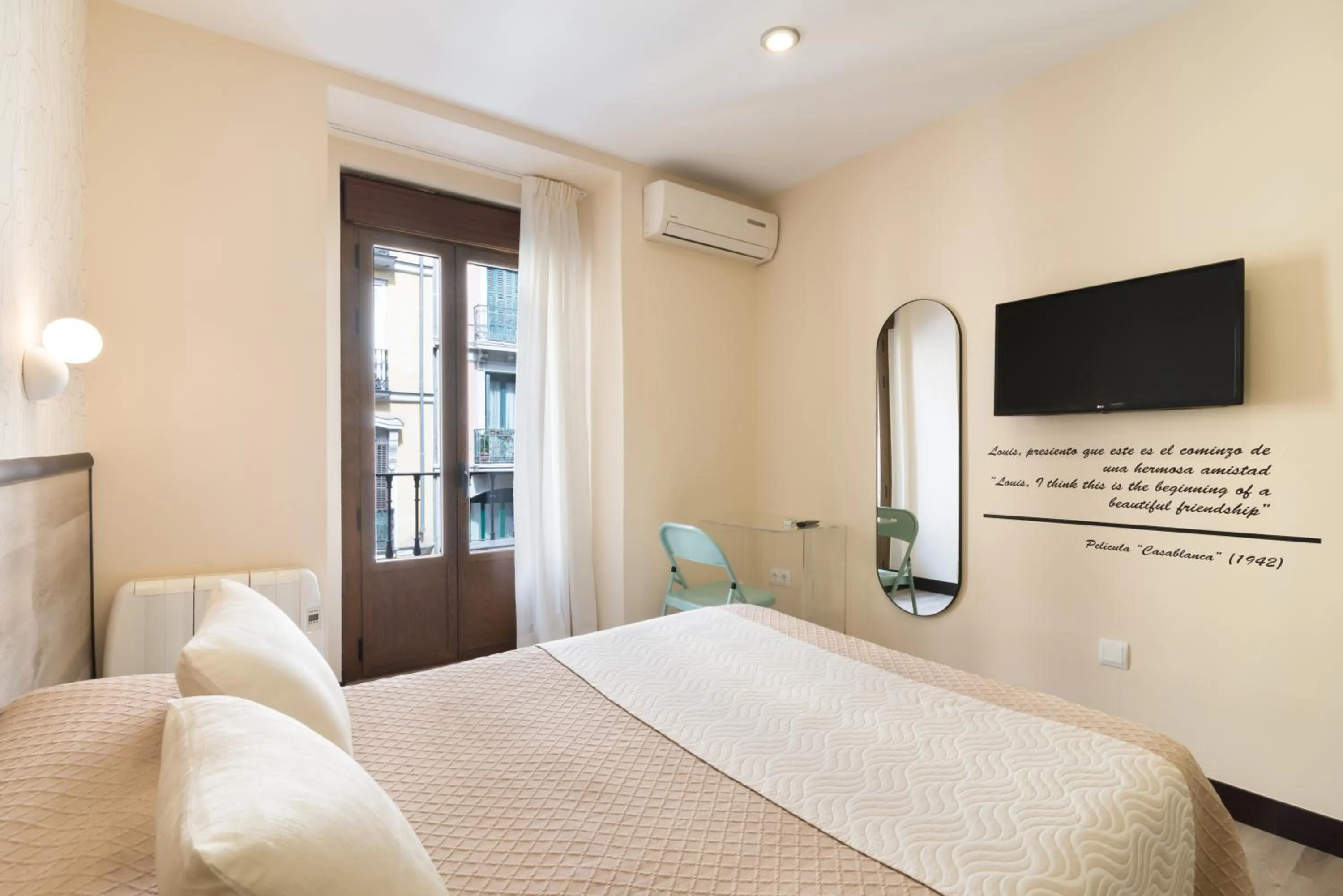 TV and multimedia, Bed in Hostal Art Madrid