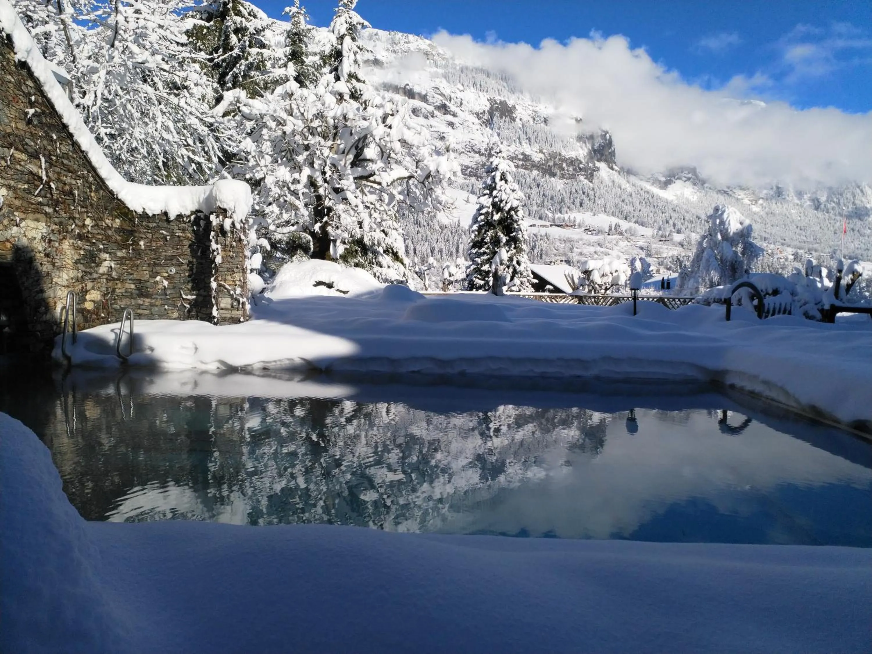 Swimming pool in Hotel Cresta