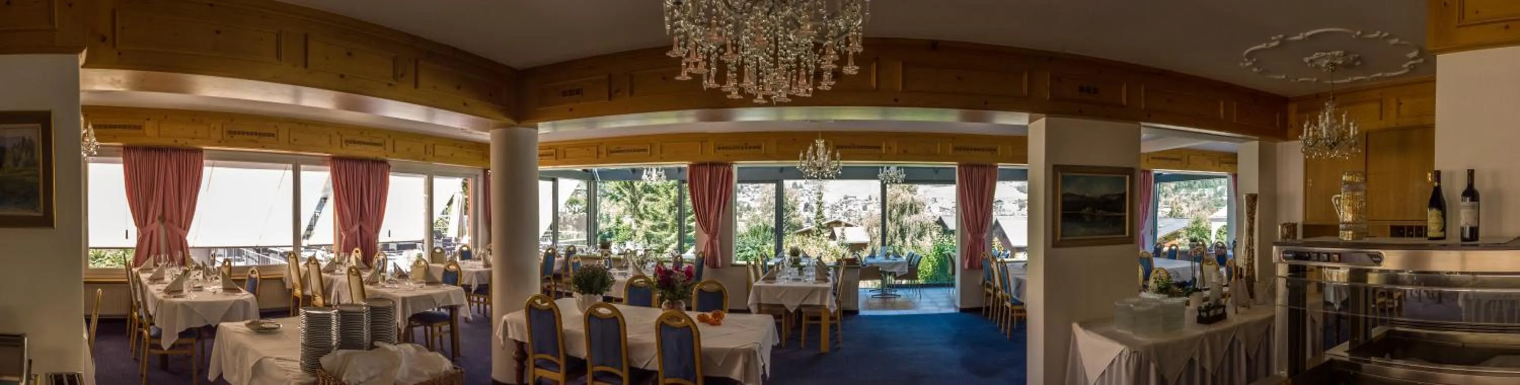 Restaurant/places to eat in Hotel Cresta