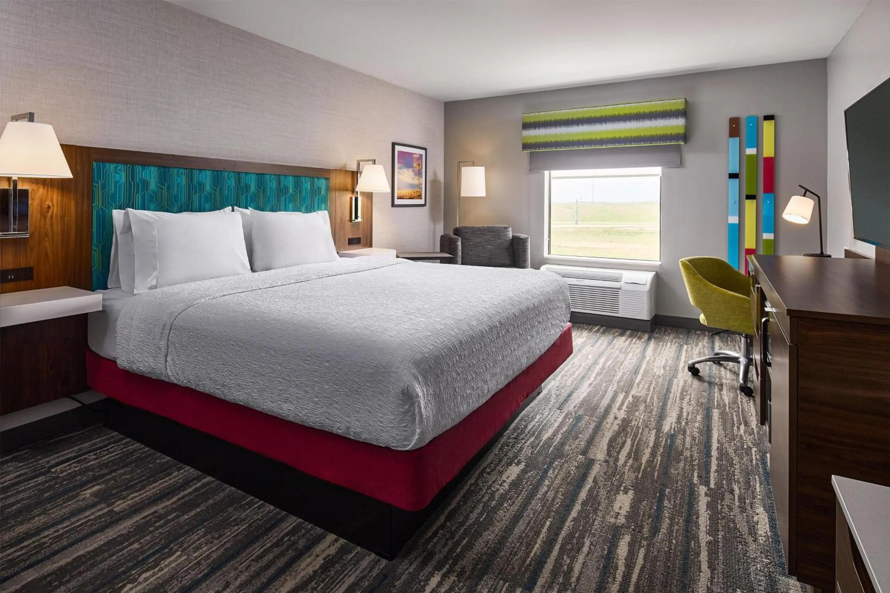 Bedroom, Bed in Hampton Inn Colby