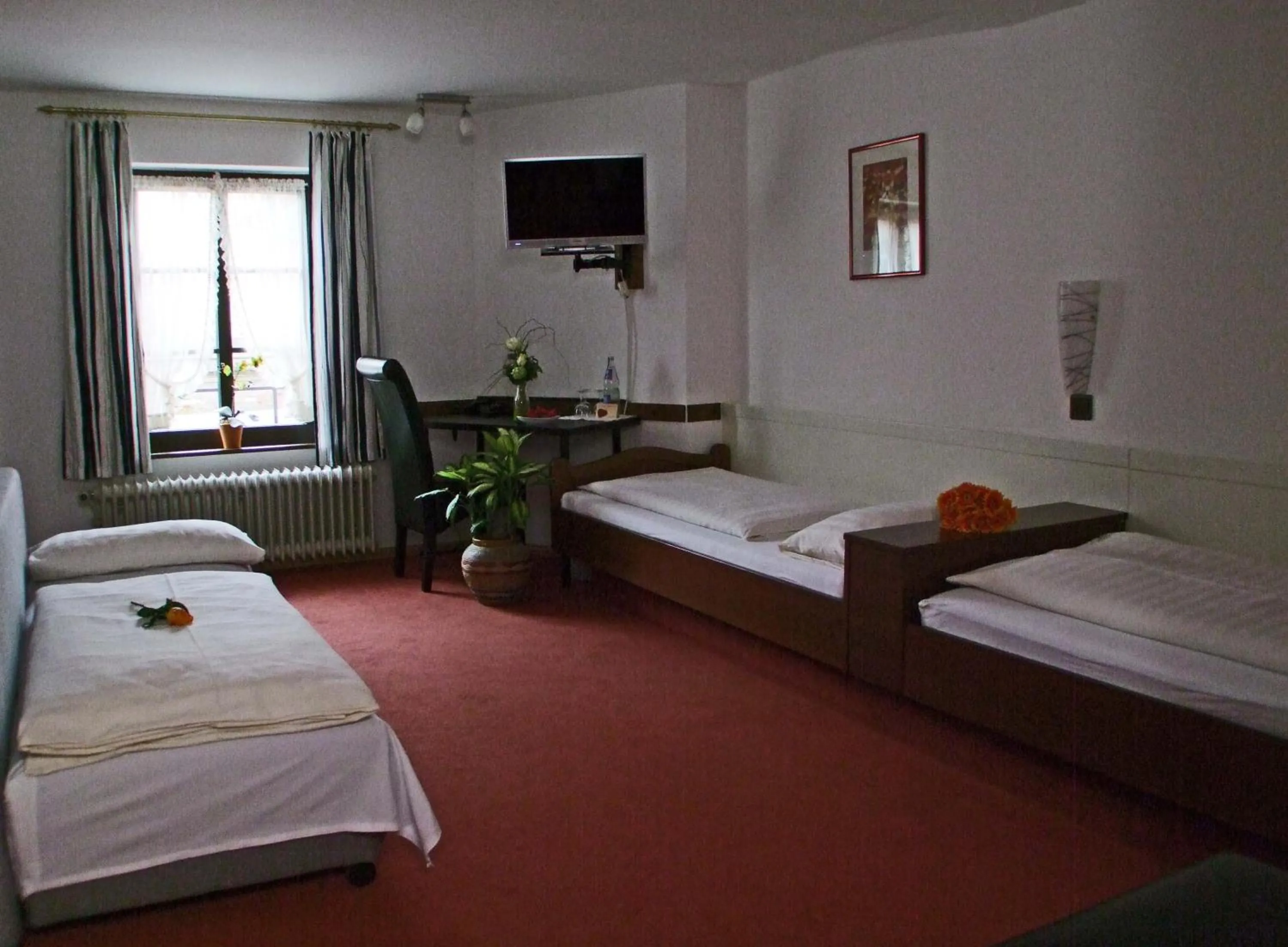 Photo of the whole room, Bed in Hotel Beller