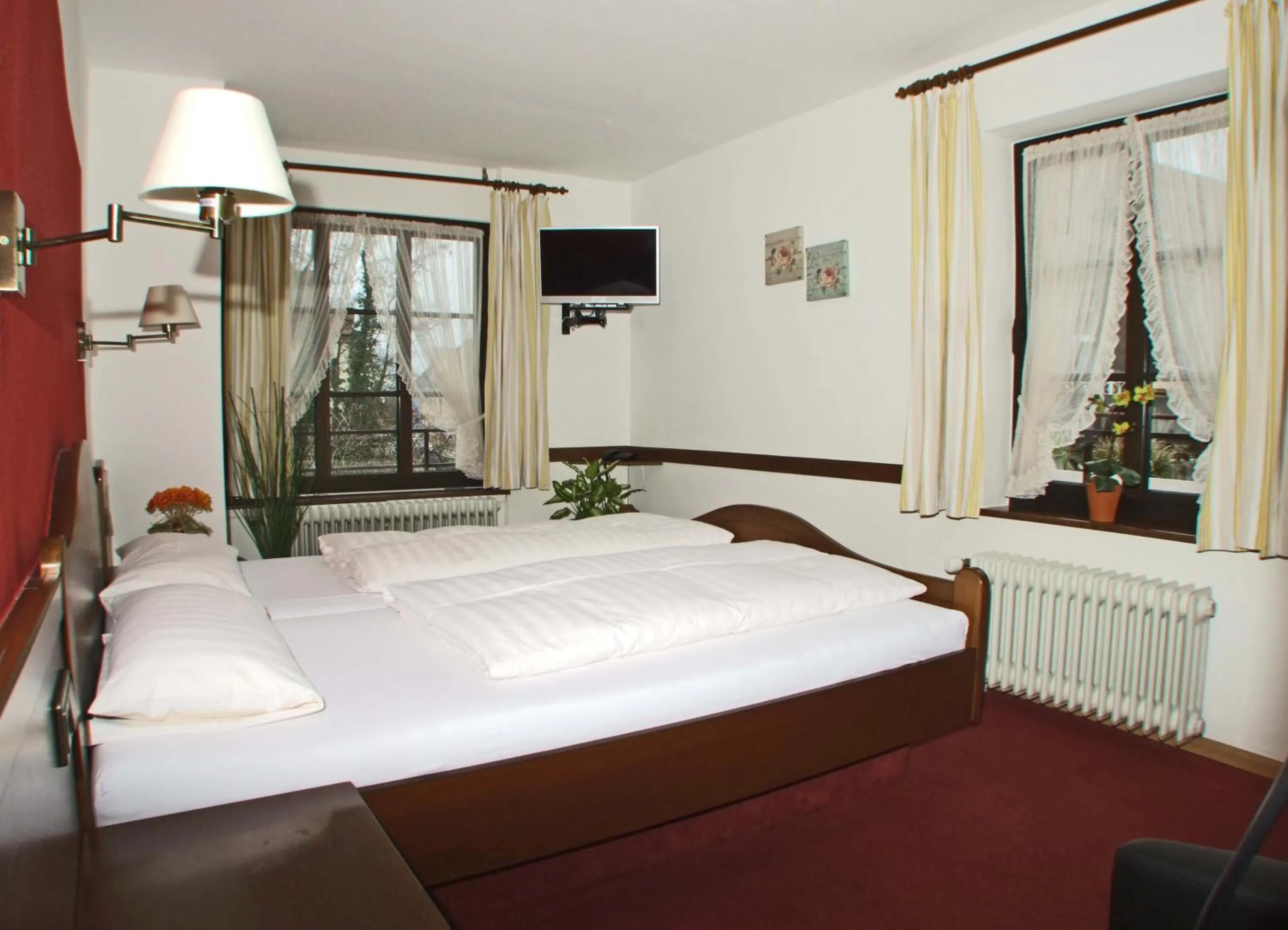 Photo of the whole room, Bed in Hotel Beller