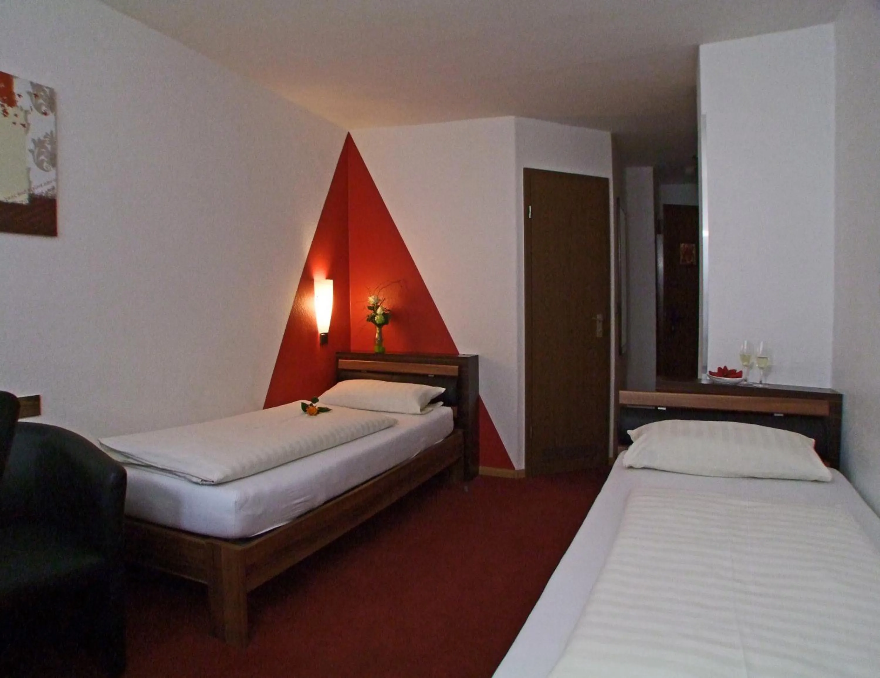 Photo of the whole room, Bed in Hotel Beller