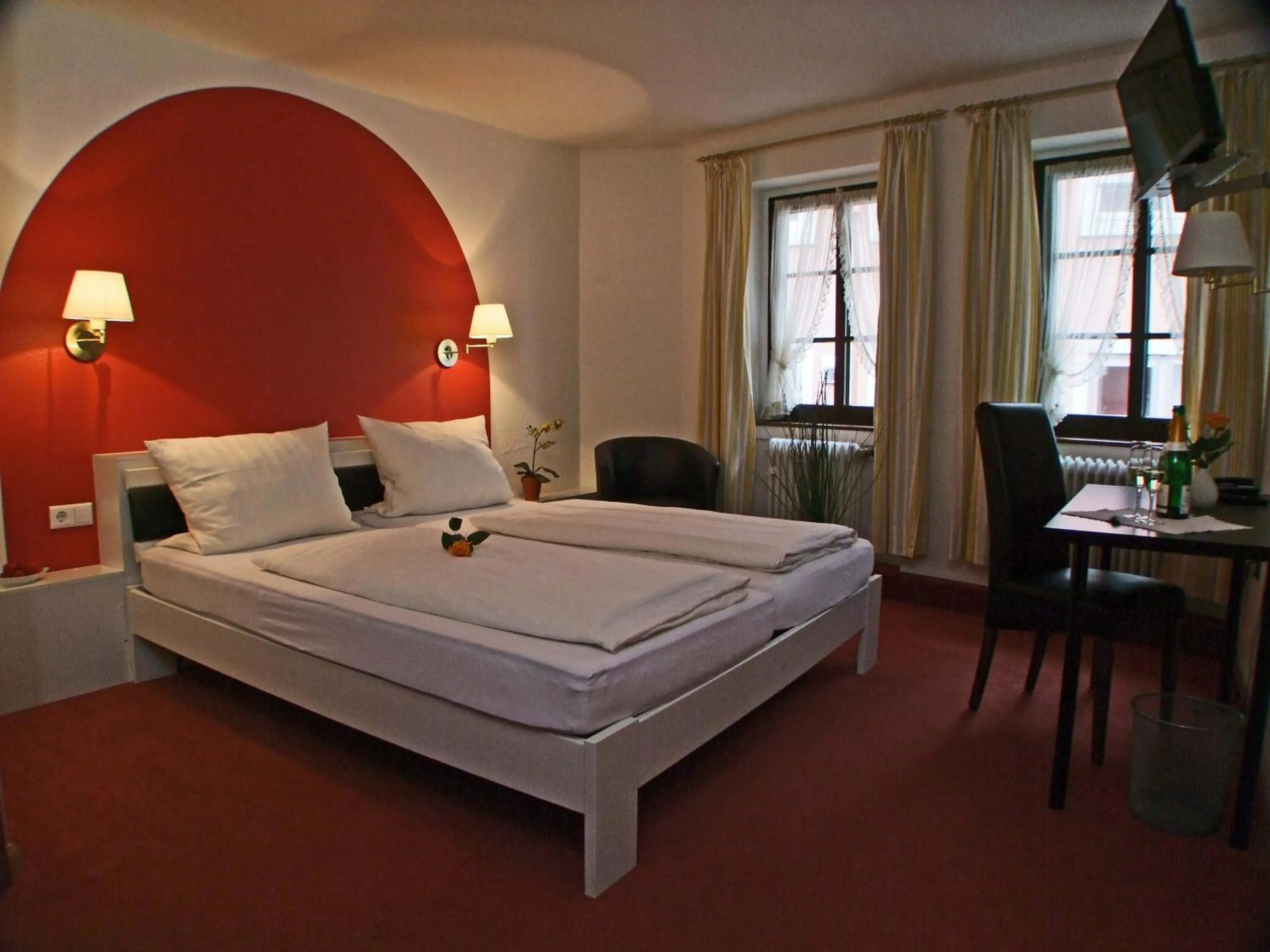 Photo of the whole room, Bed in Hotel Beller