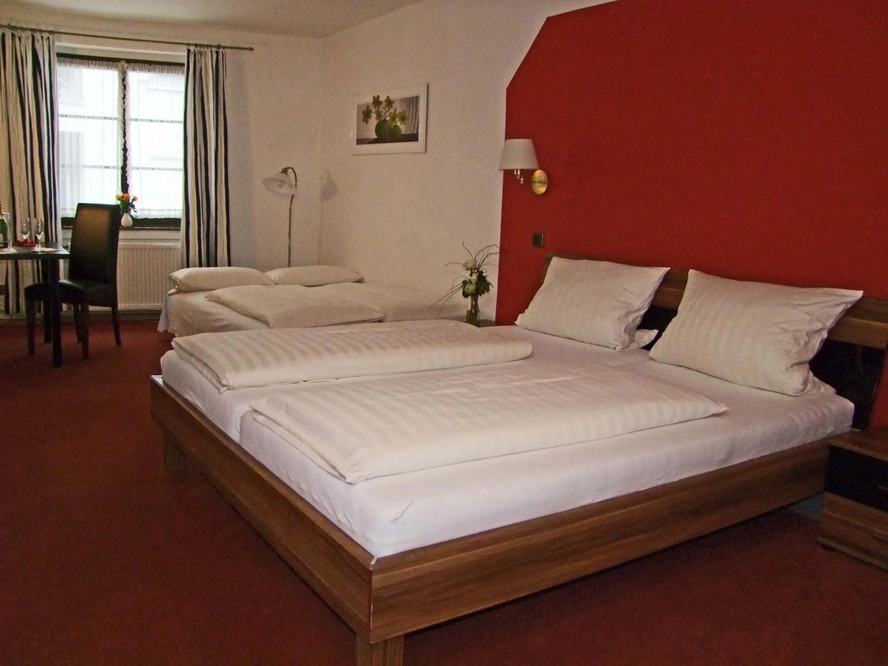 Photo of the whole room, Bed in Hotel Beller