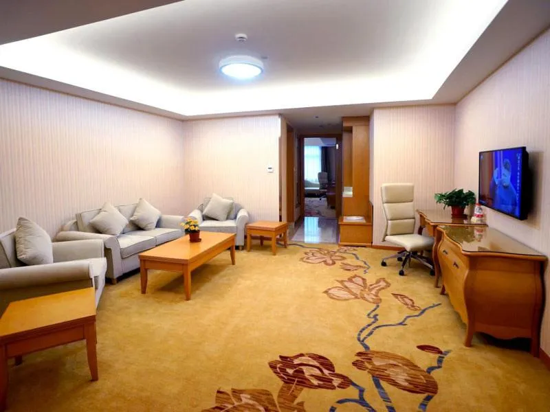 Vienna Hotel Shanghai Meilan Lake Metro Station