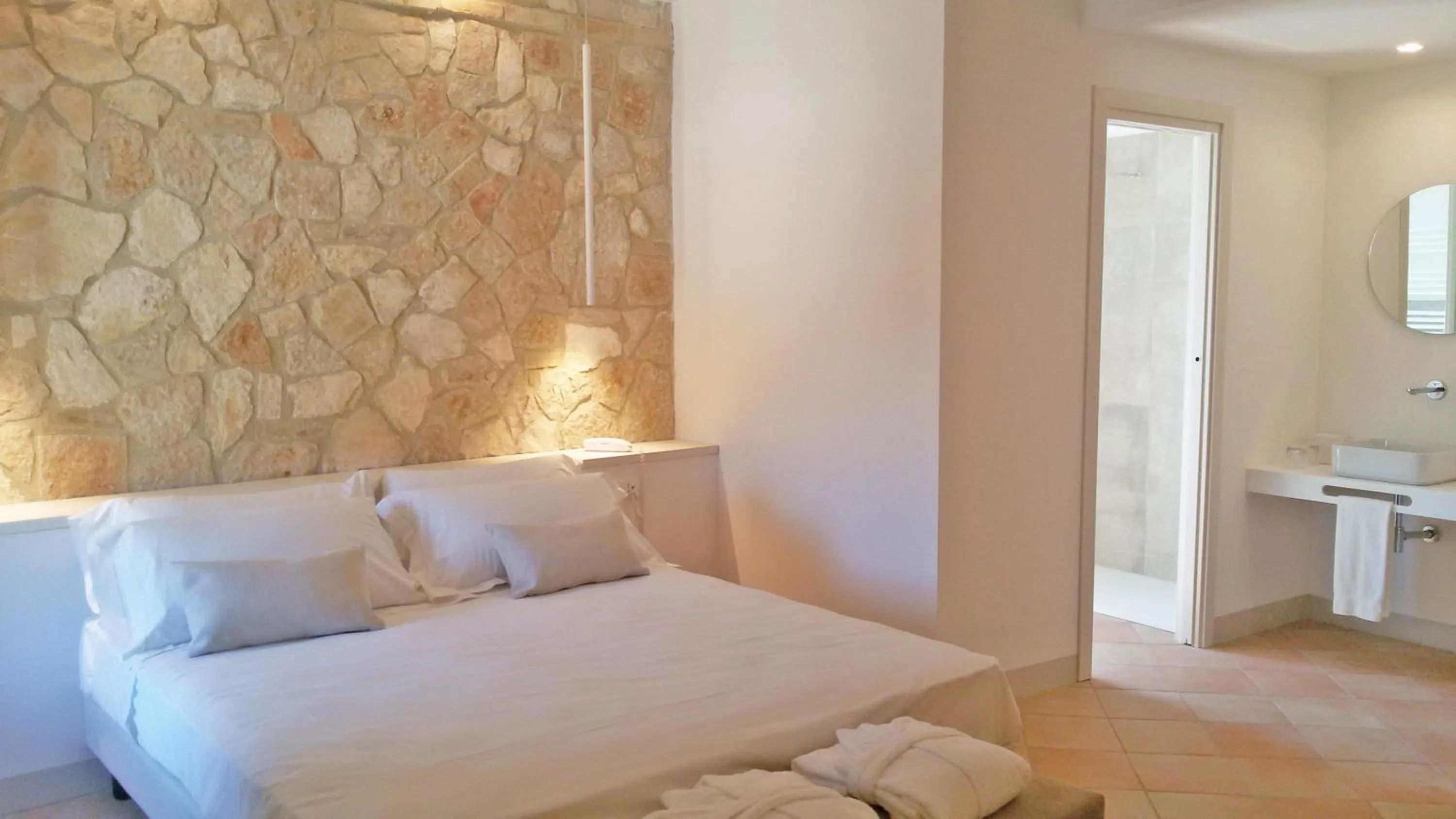 Bathroom, Bed in Giotto Country House & Spa