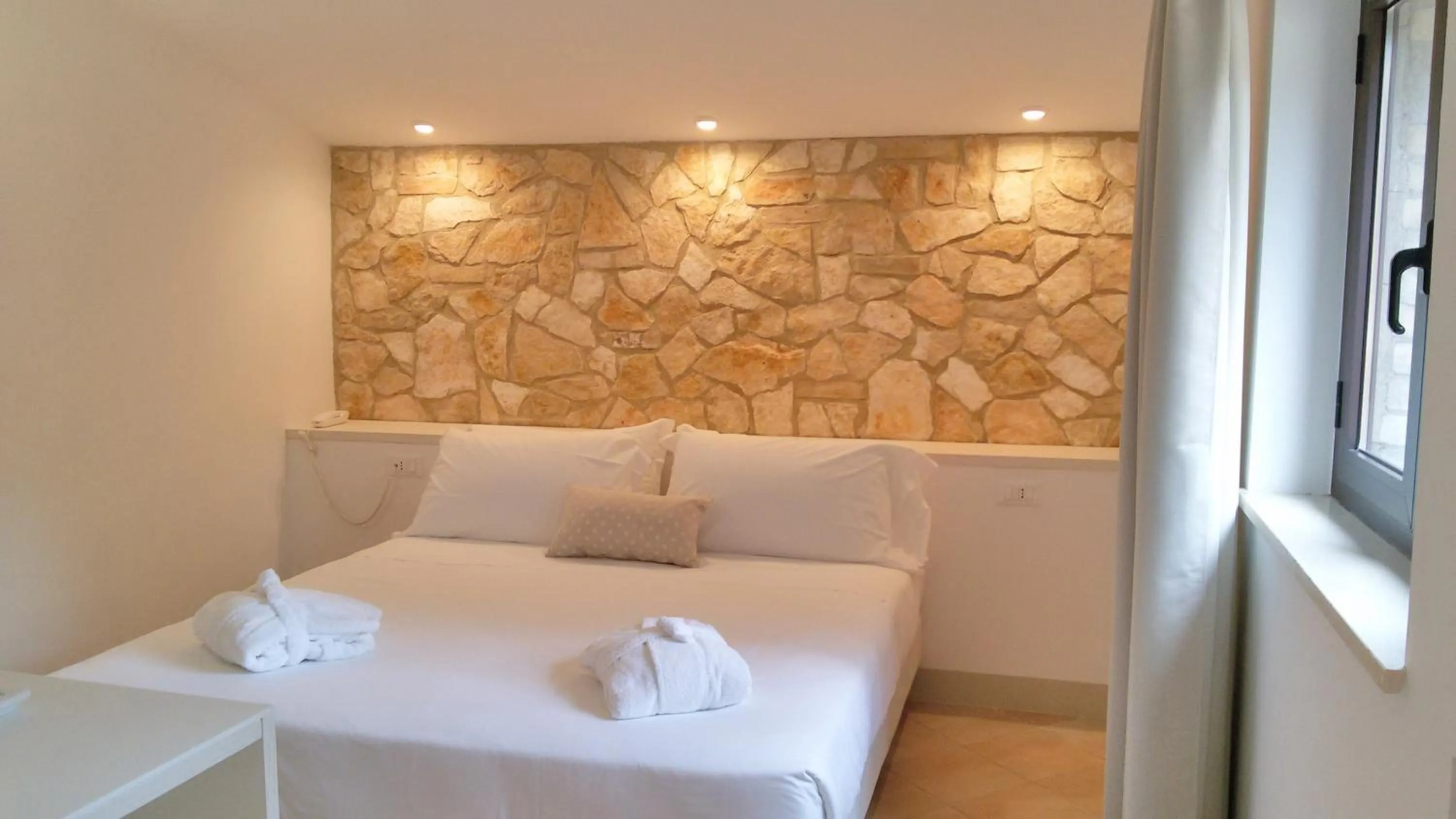 Photo of the whole room, Bed in Giotto Country House & Spa