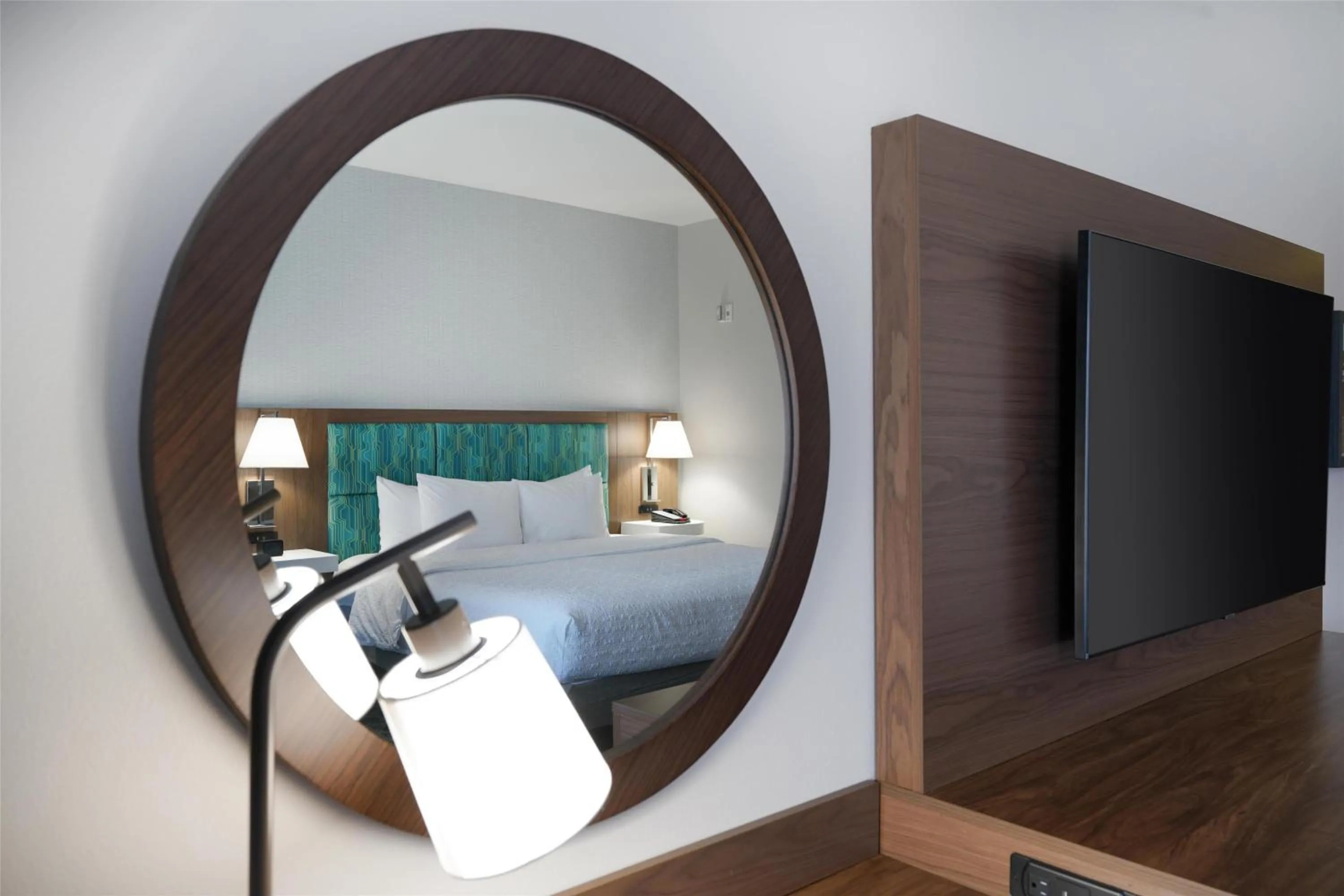 Photo of the whole room, Bed in Hampton Inn & Suites Tulsa/Tulsa Hills