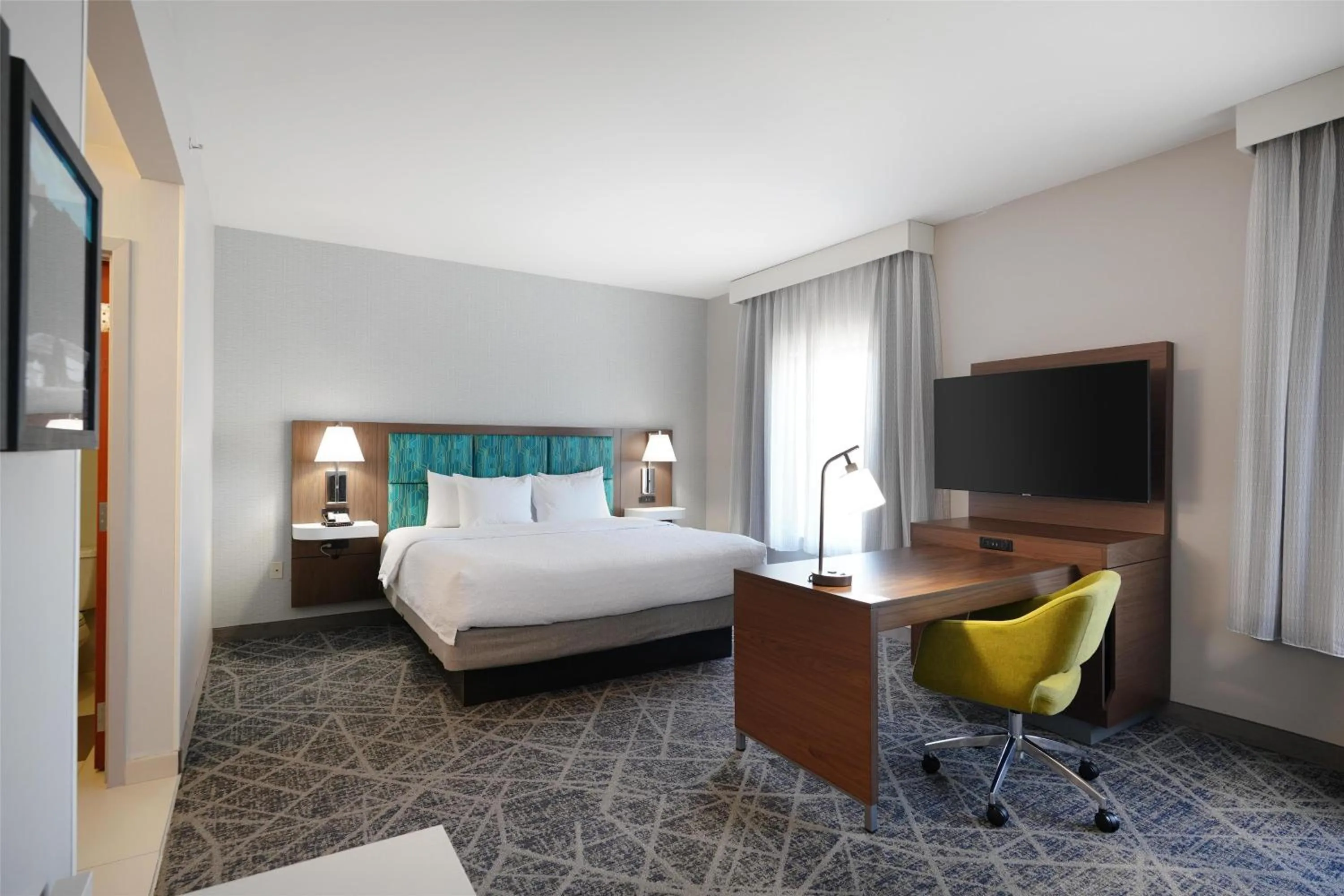 Bedroom, Bed in Hampton Inn & Suites Tulsa/Tulsa Hills