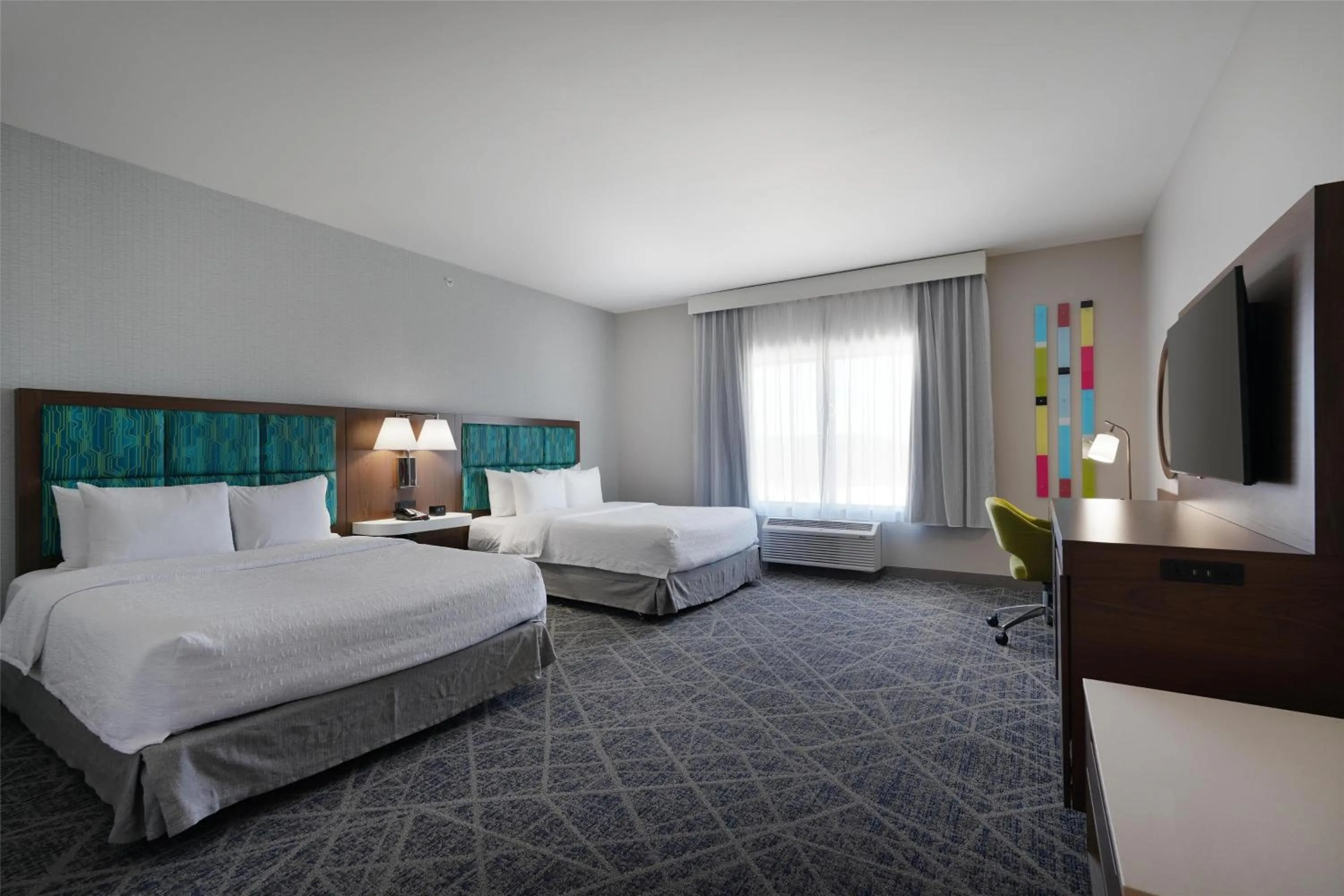 Bed in Hampton Inn & Suites Tulsa/Tulsa Hills