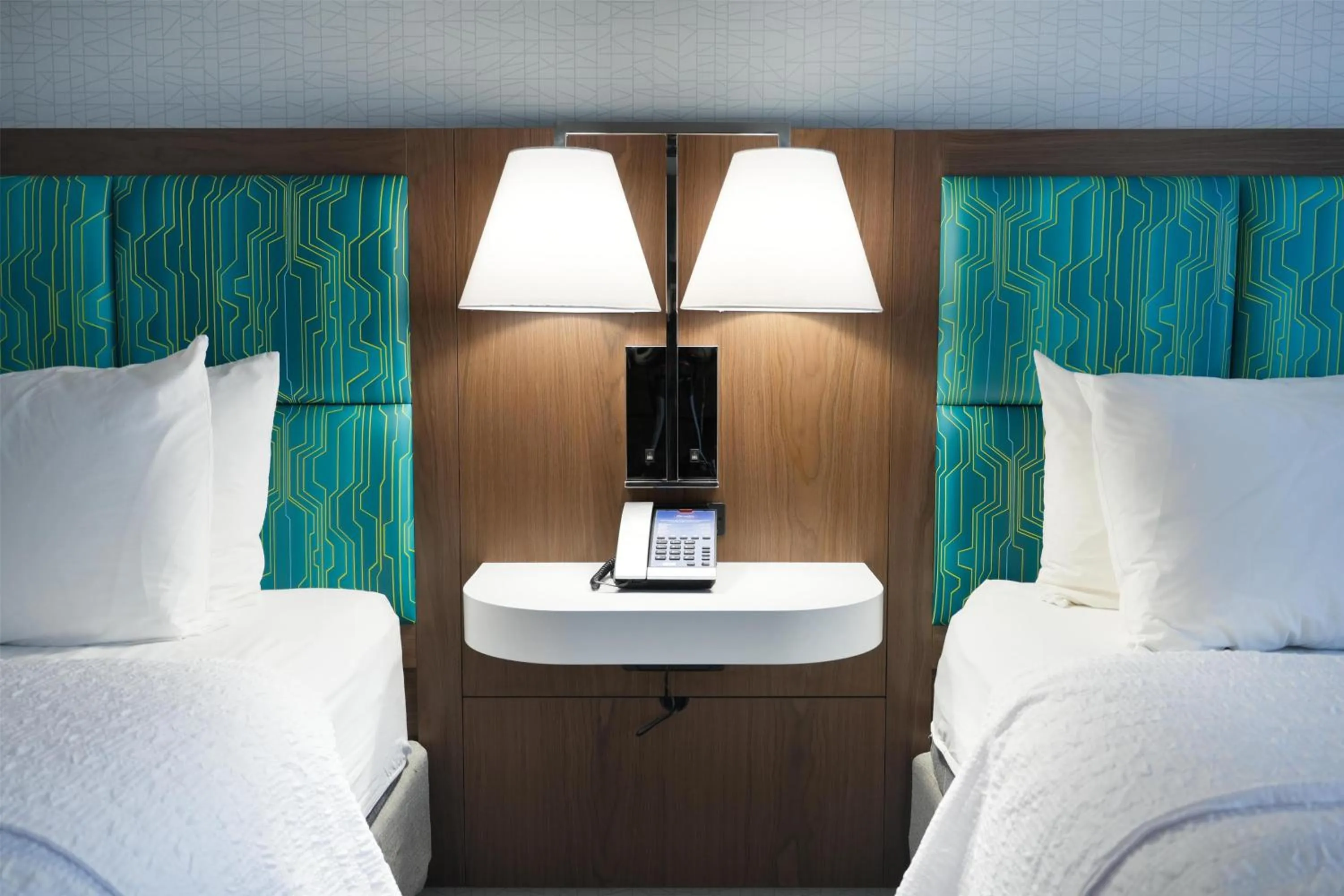 Bed in Hampton Inn & Suites Tulsa/Tulsa Hills