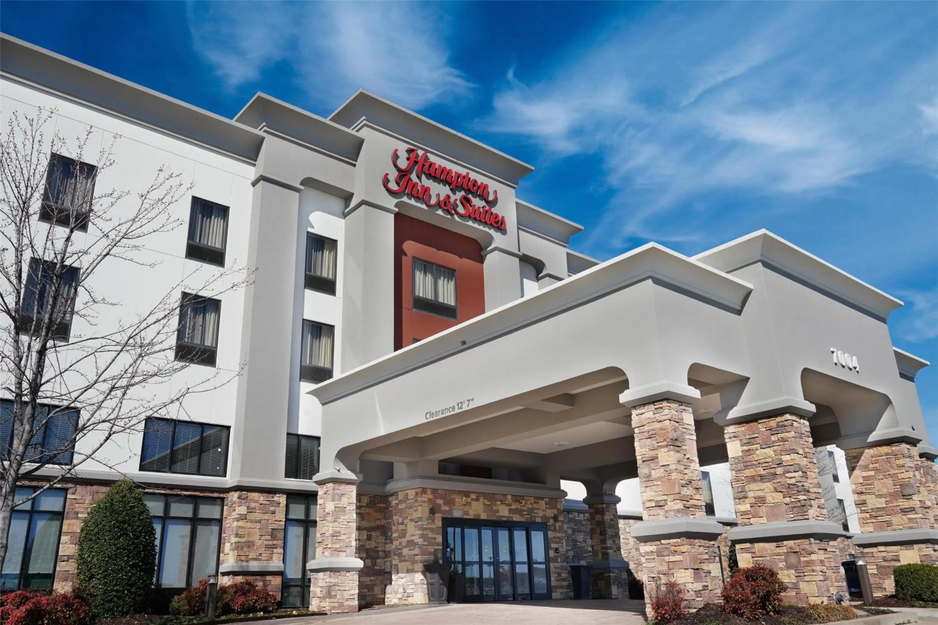 Property building in Hampton Inn & Suites Tulsa/Tulsa Hills