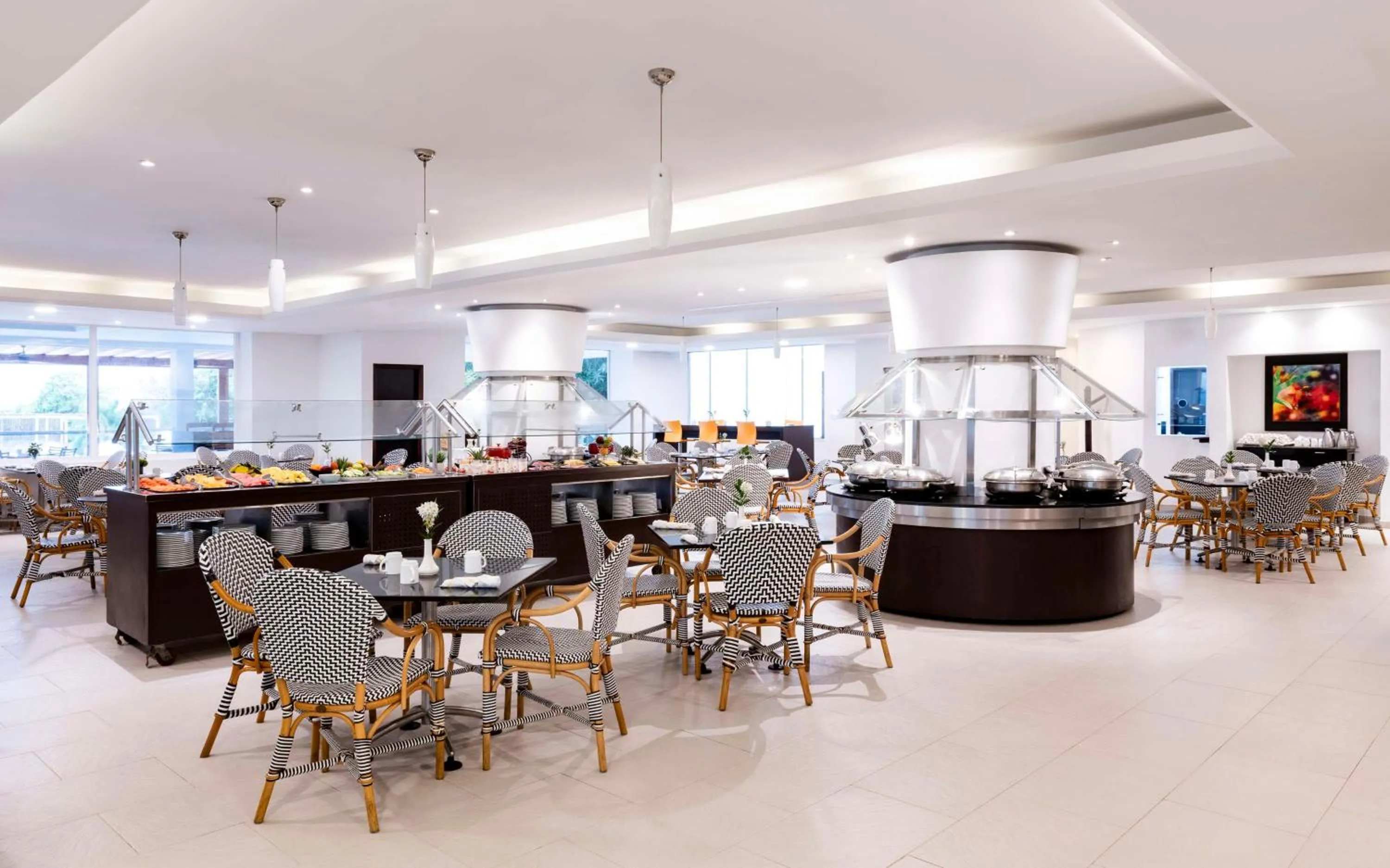 Restaurant/places to eat in Hilton Cartagena
