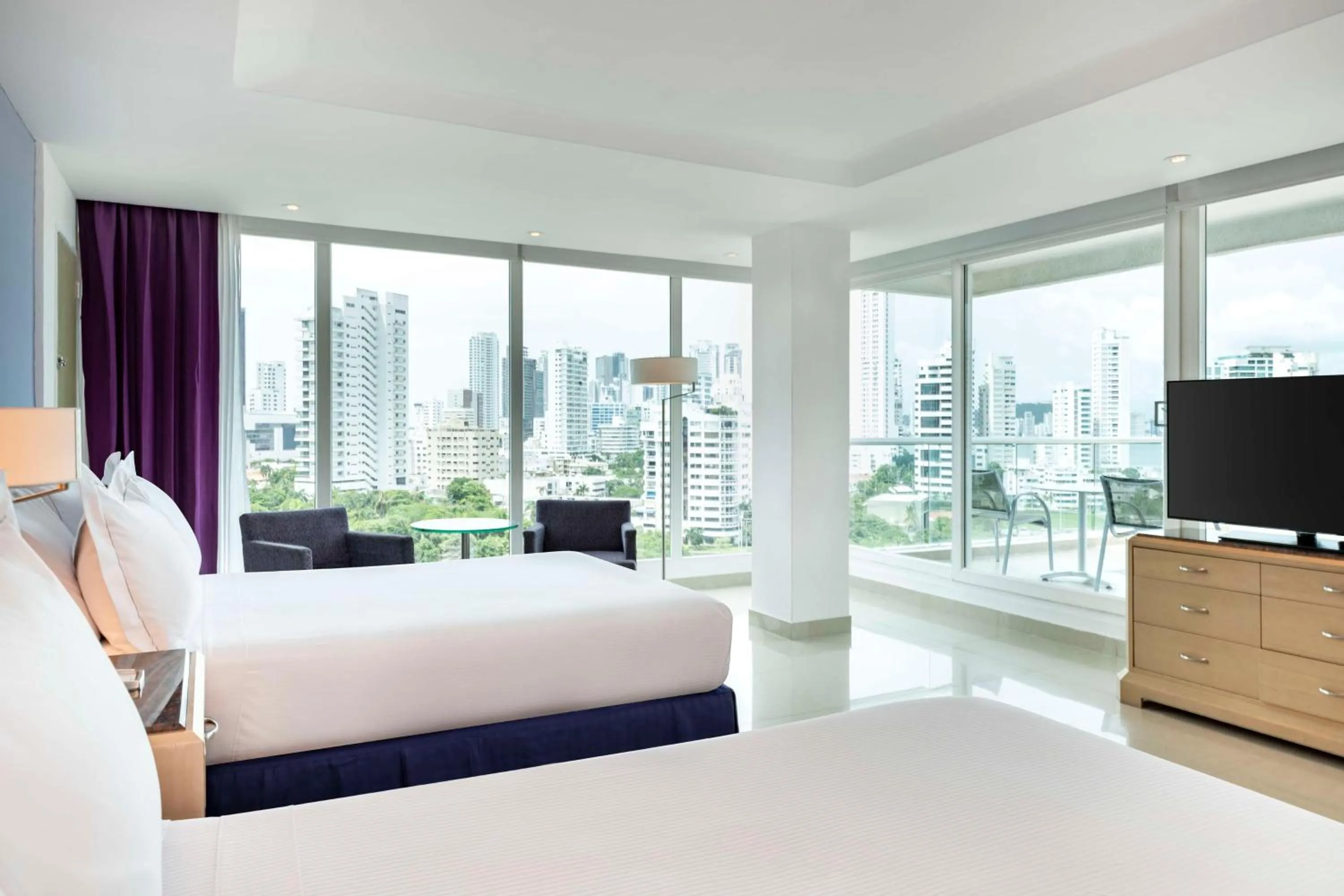 Living room, Bed in Hilton Cartagena