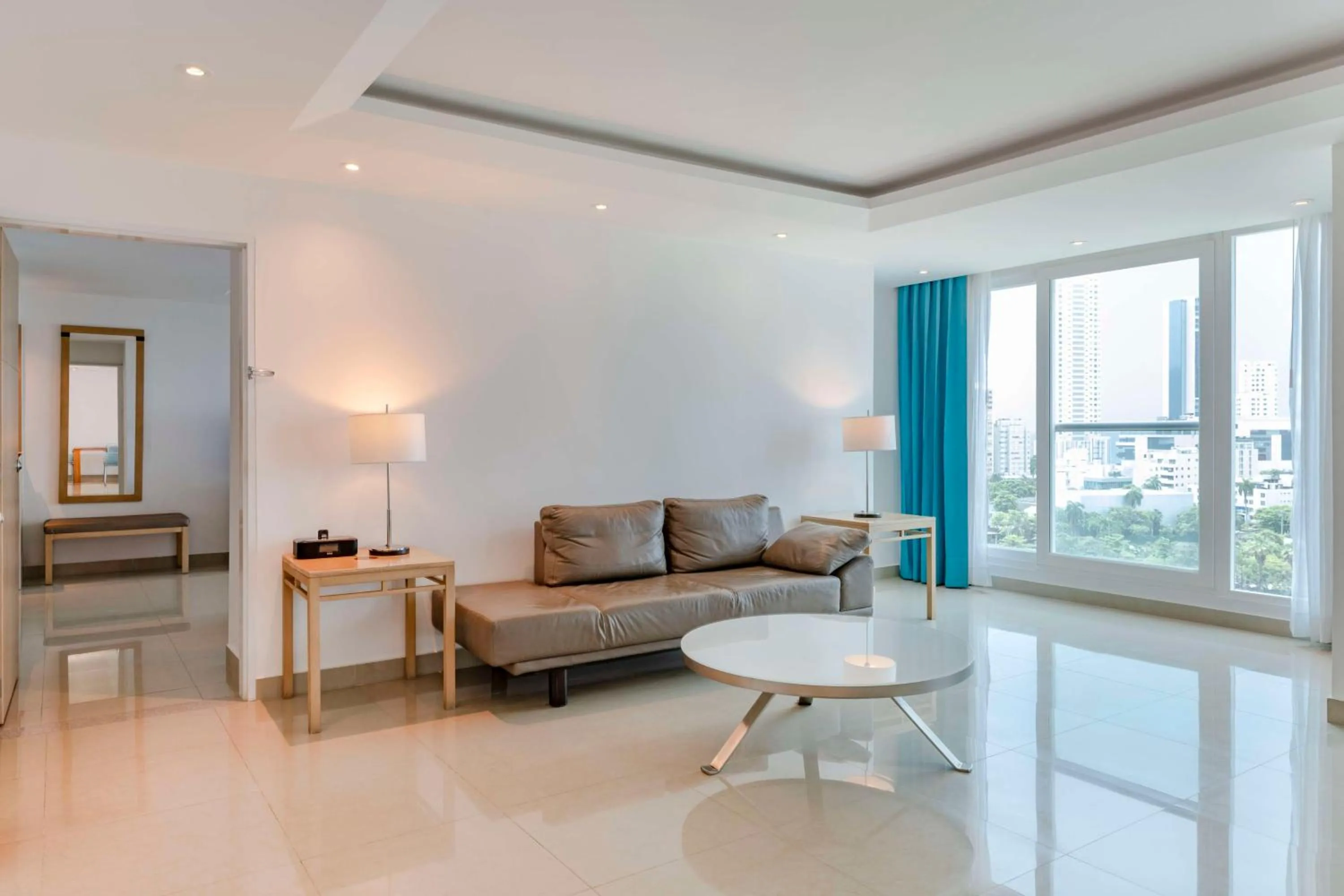 Living room in Hilton Cartagena