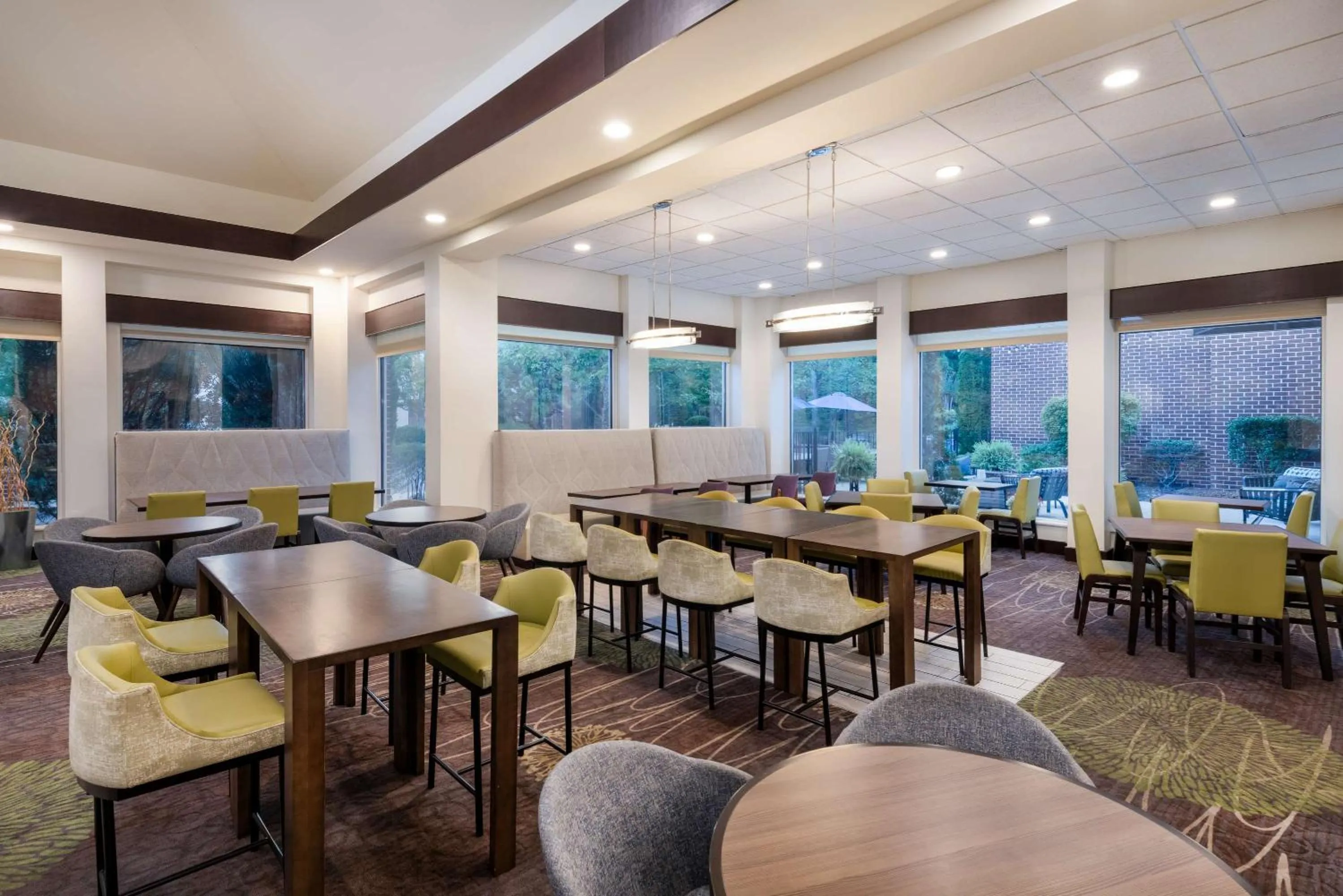 Restaurant/places to eat in Hilton Garden Inn Atlanta/Peachtree City