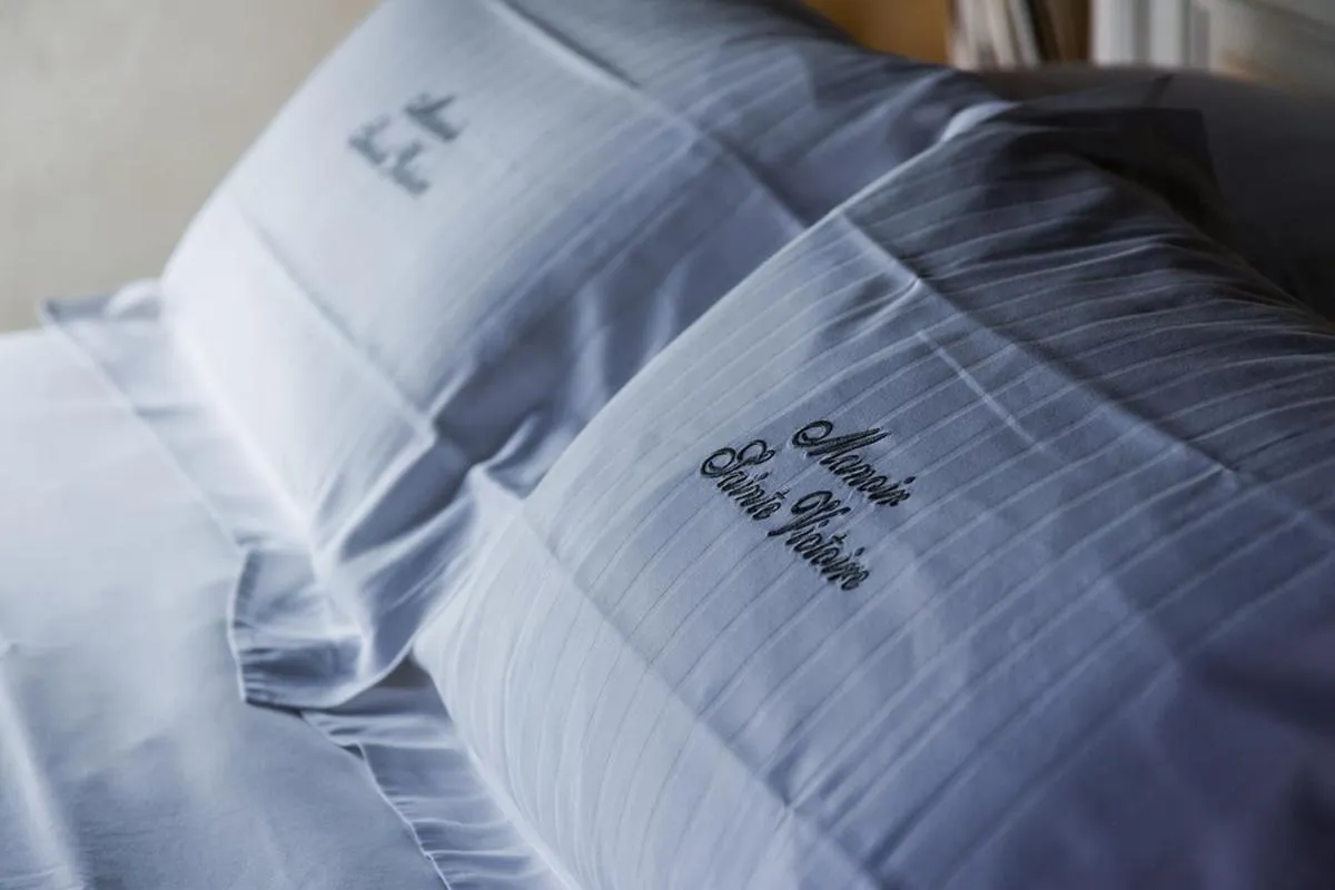 Bed in Manoir Sainte Victoire