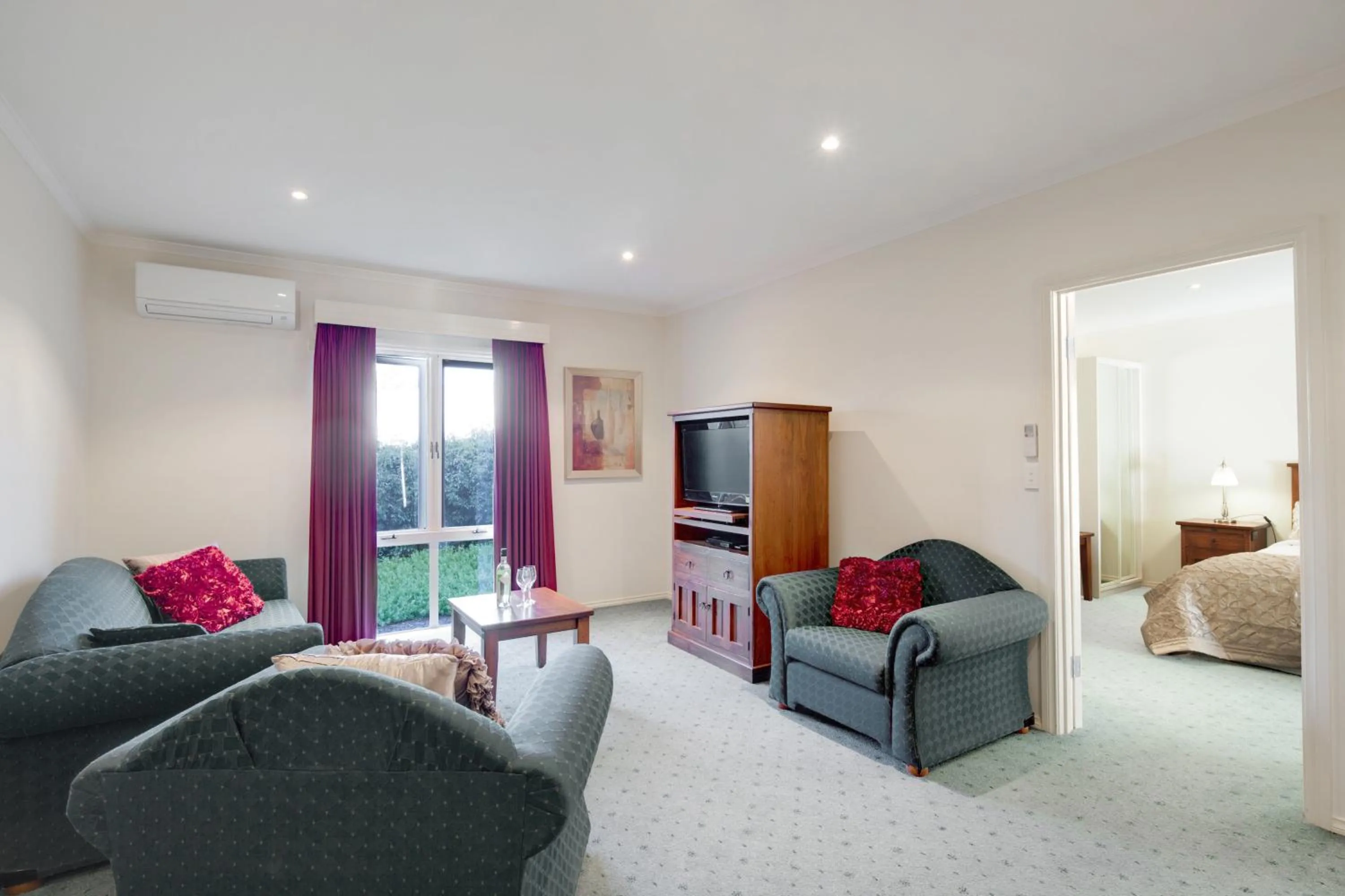 Living room in Best Western Crystal Inn