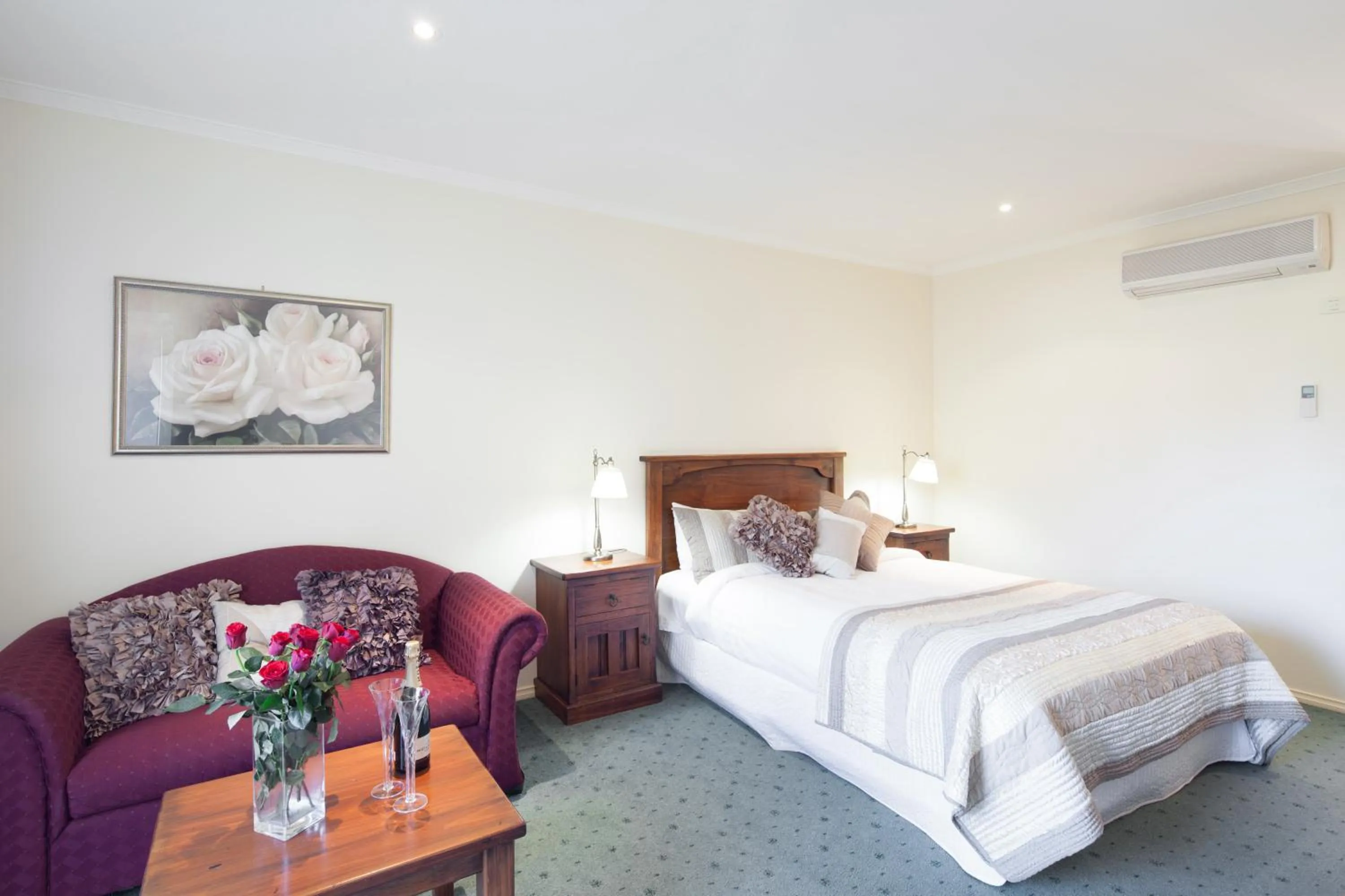 Bed in Best Western Crystal Inn