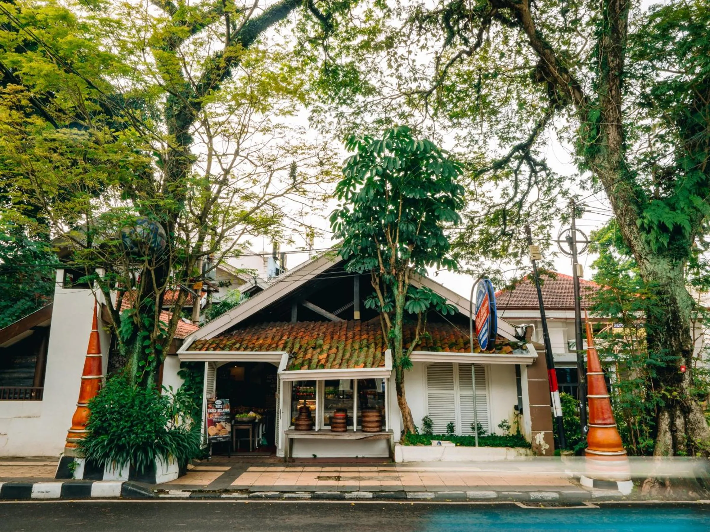 On-site shops in Hotel Tugu Malang