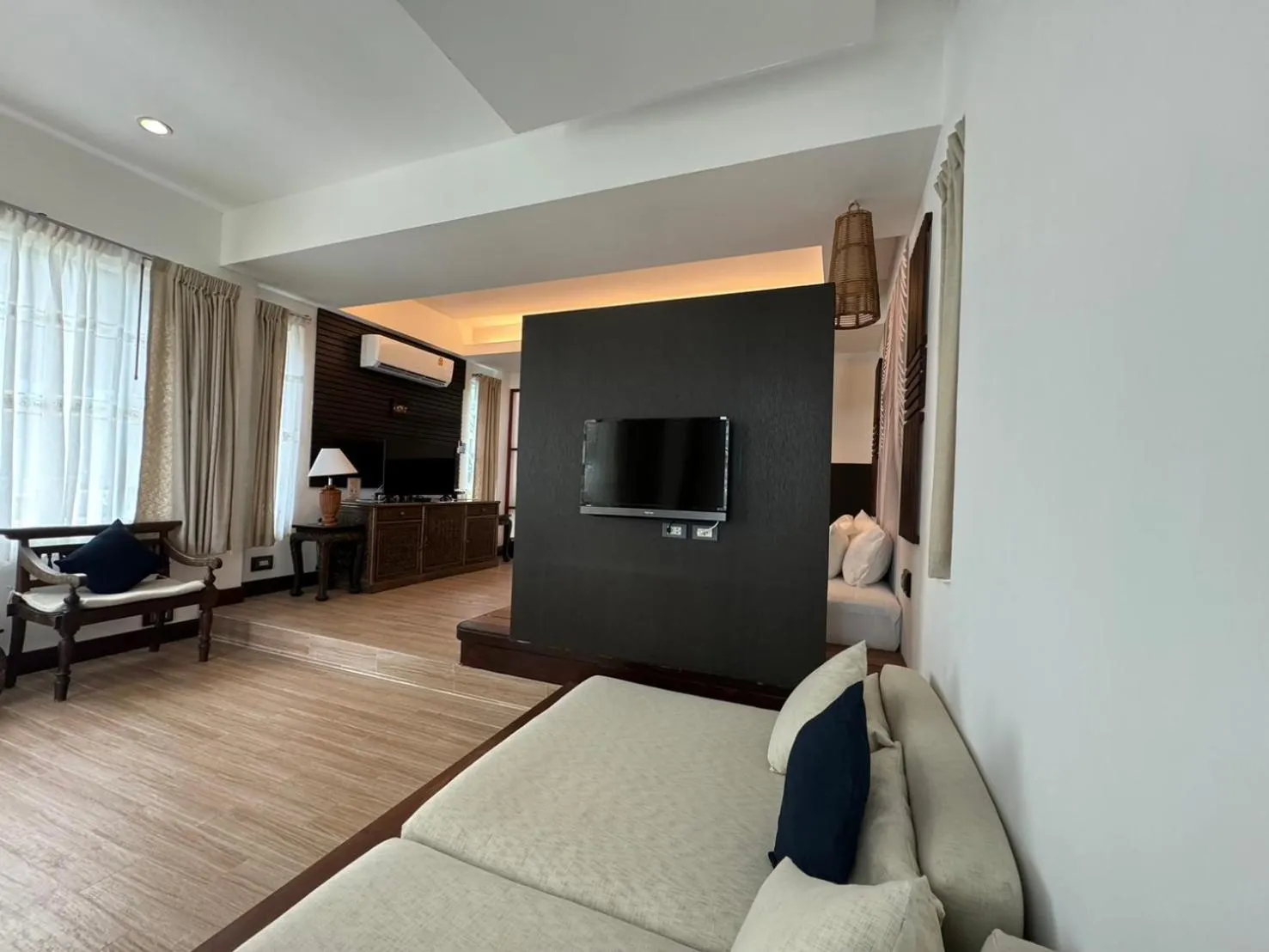 Seating area, Bed in Koh Tao Montra Resort