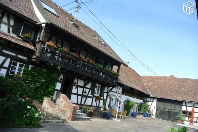 Facade/entrance in La Grange aux Coqs