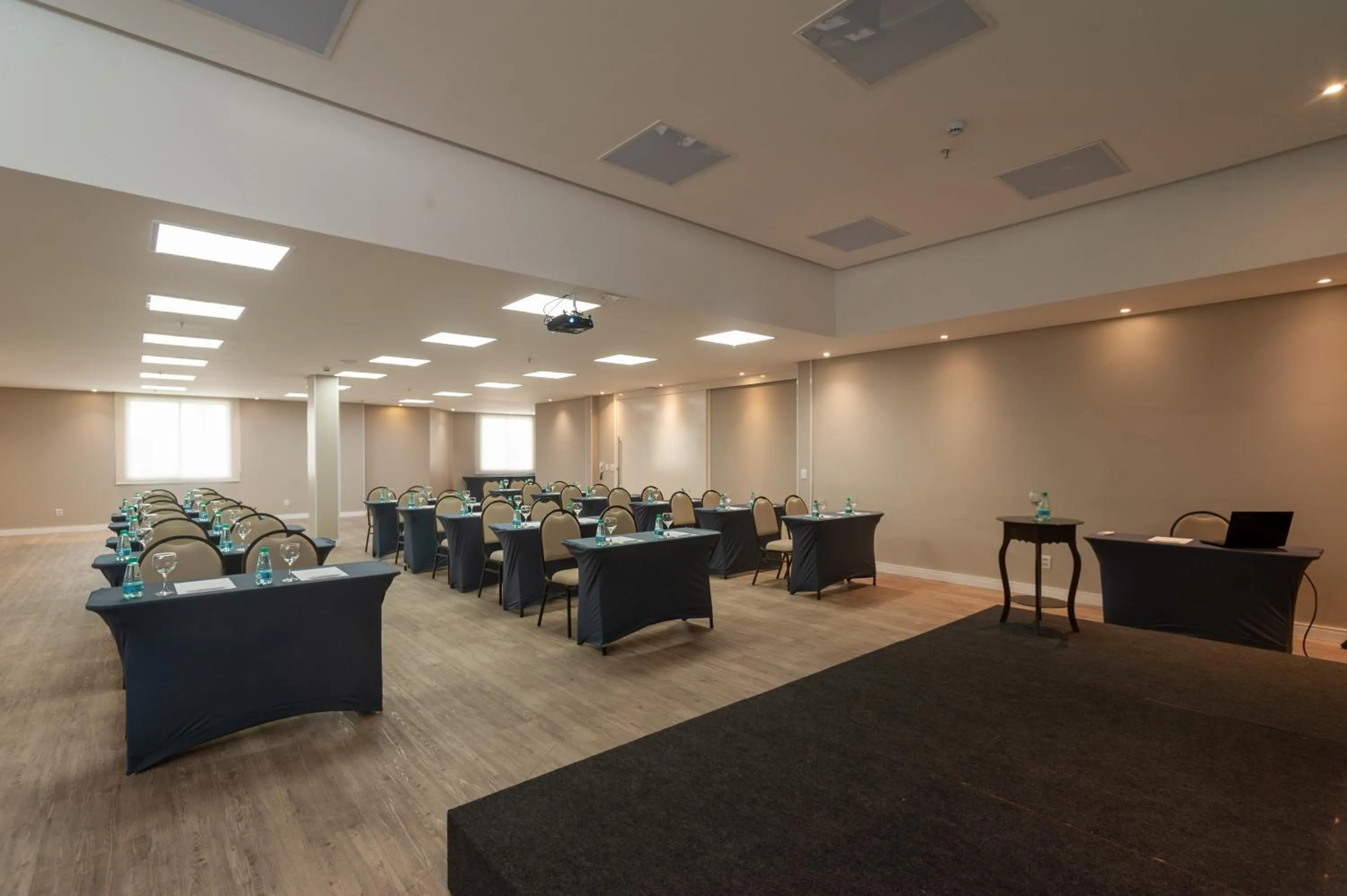 Business facilities in Radisson Hotel Anápolis