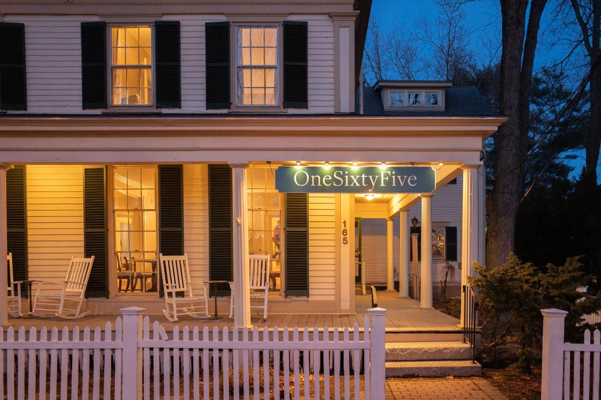 Property building in OneSixtyFive, The Inn on Park Row