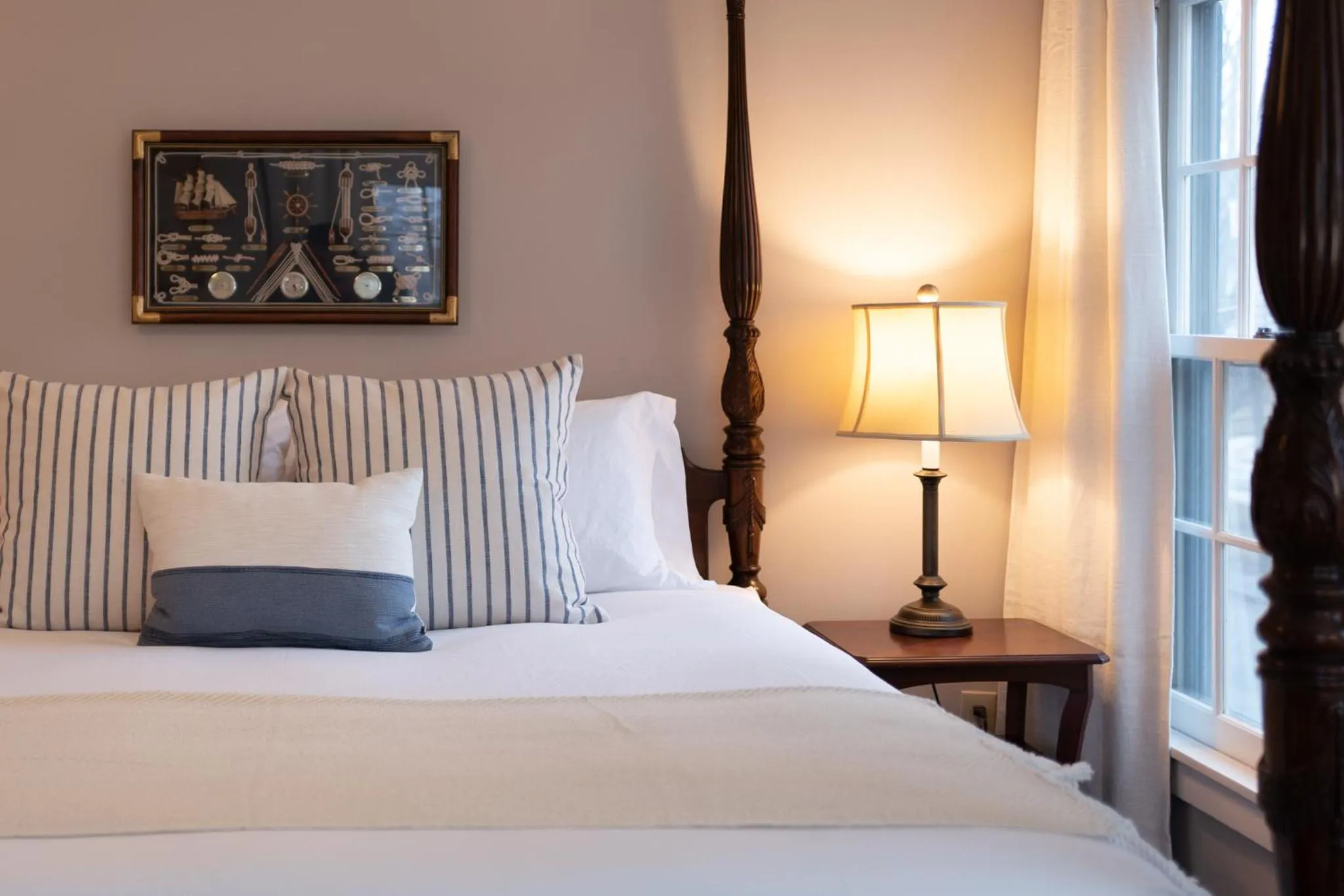 Bed in OneSixtyFive, The Inn on Park Row