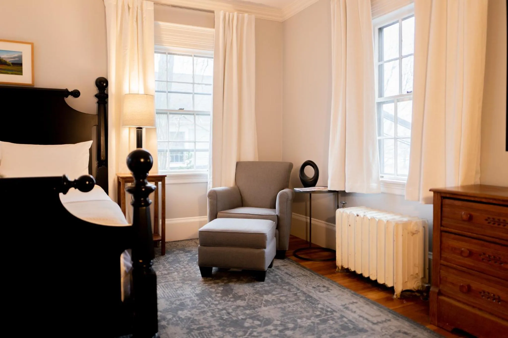 Living room, Bed in OneSixtyFive, The Inn on Park Row