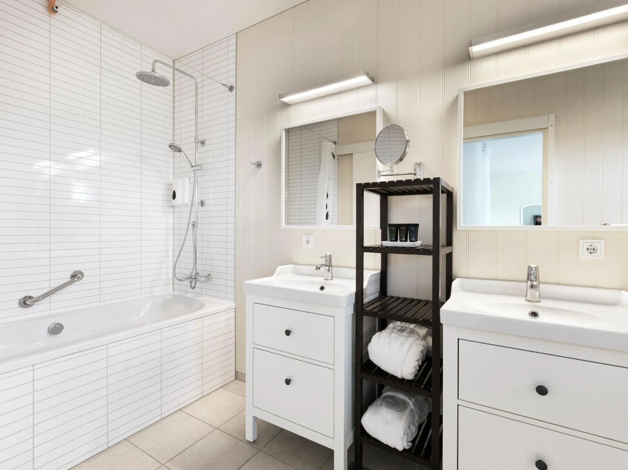 Bathroom in Hotel Grimsborgir by Keahotels