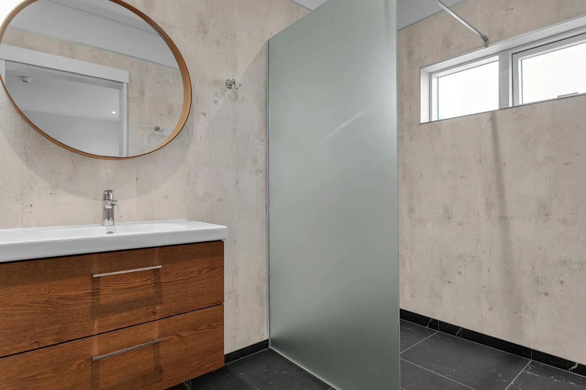 Shower in Hotel Grimsborgir by Keahotels