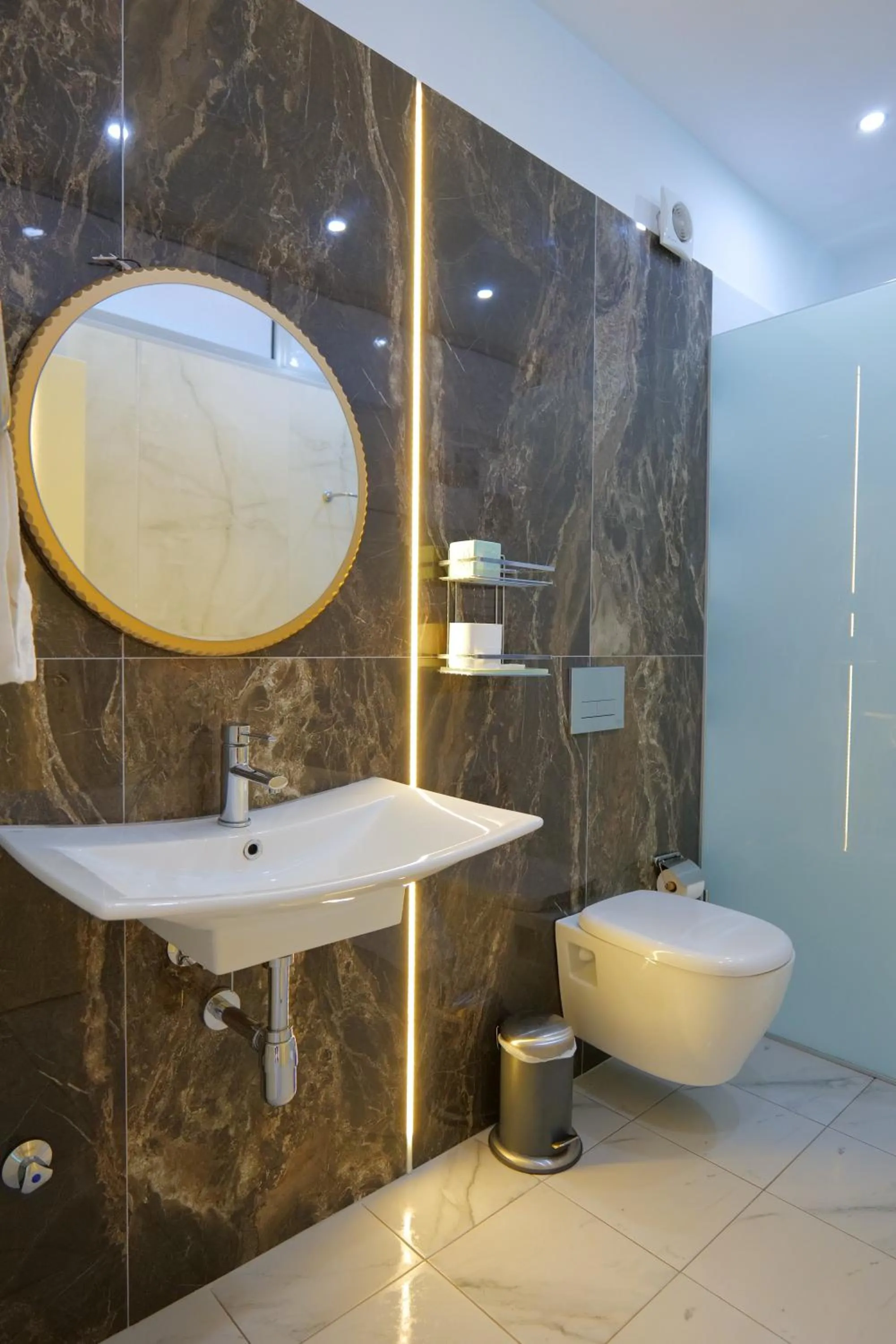 Bathroom in Oceanic Overview Suites