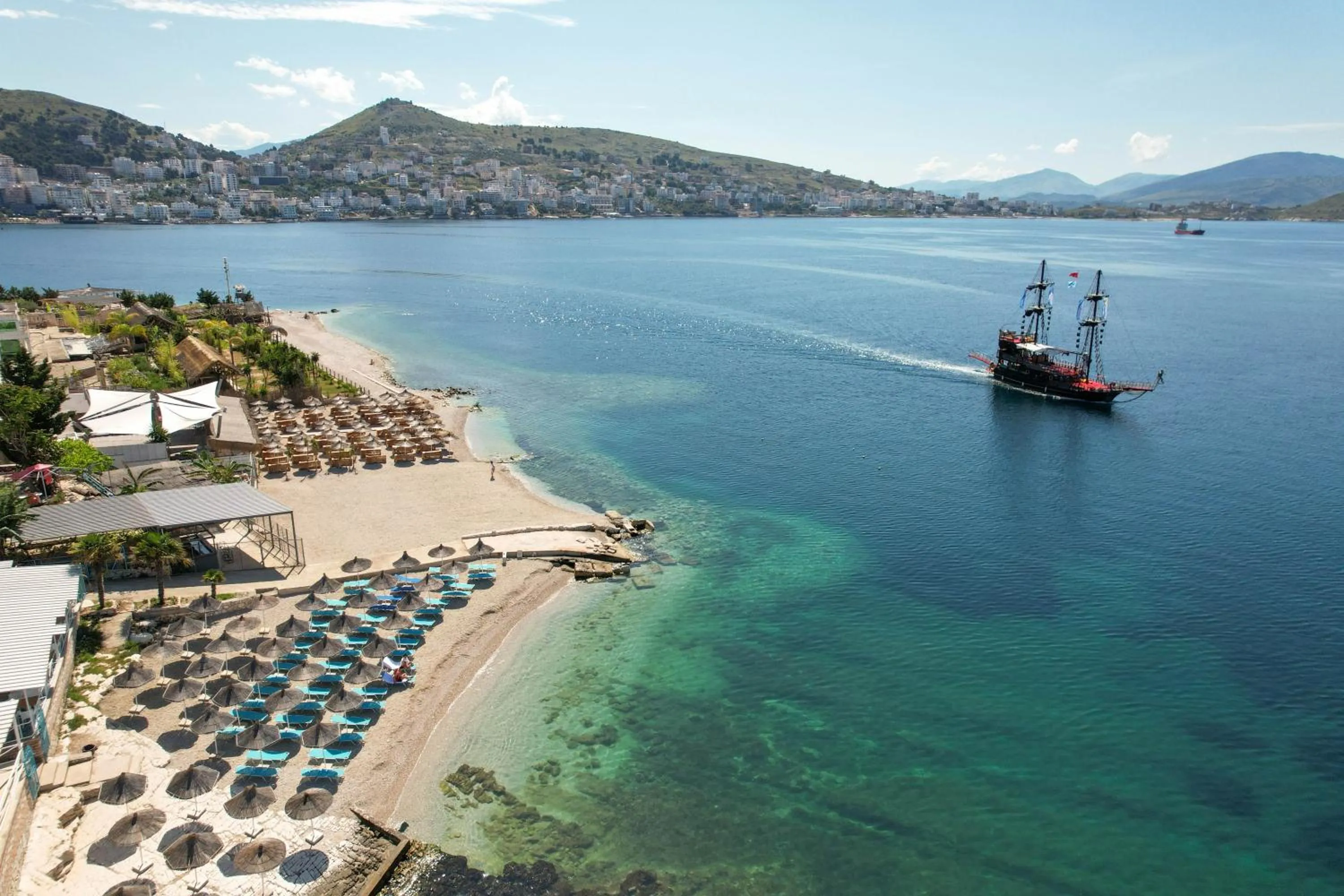 Restaurant/places to eat in Oceanic Overview Suites