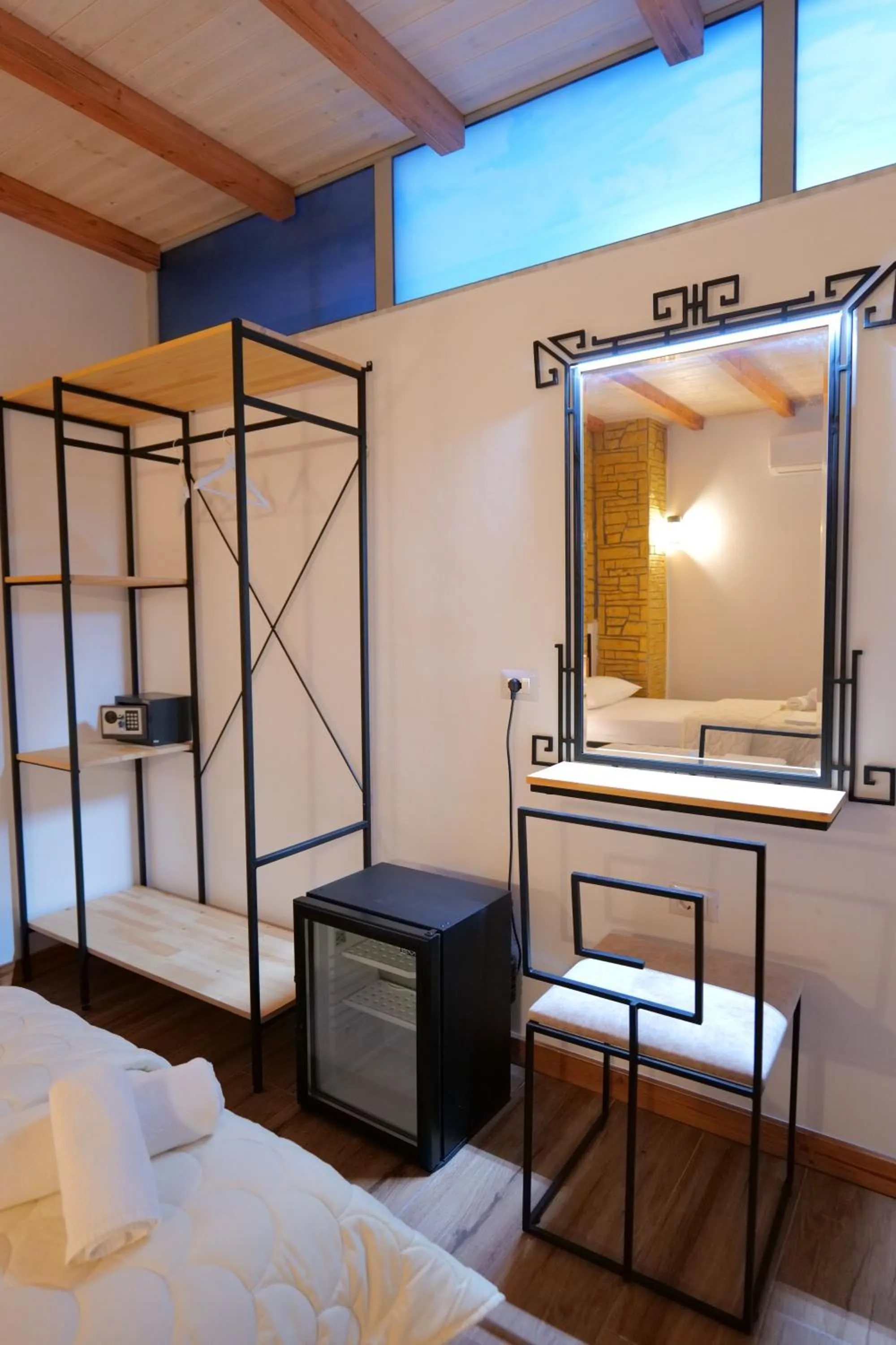 TV and multimedia, Bed in Oceanic Overview Suites